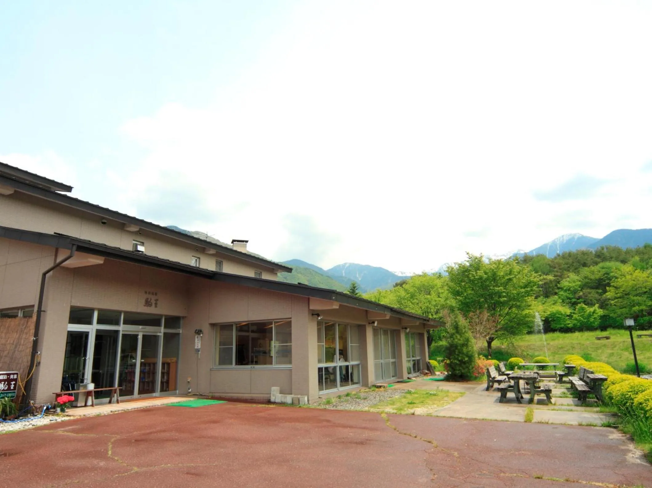 Facade/entrance in Komao