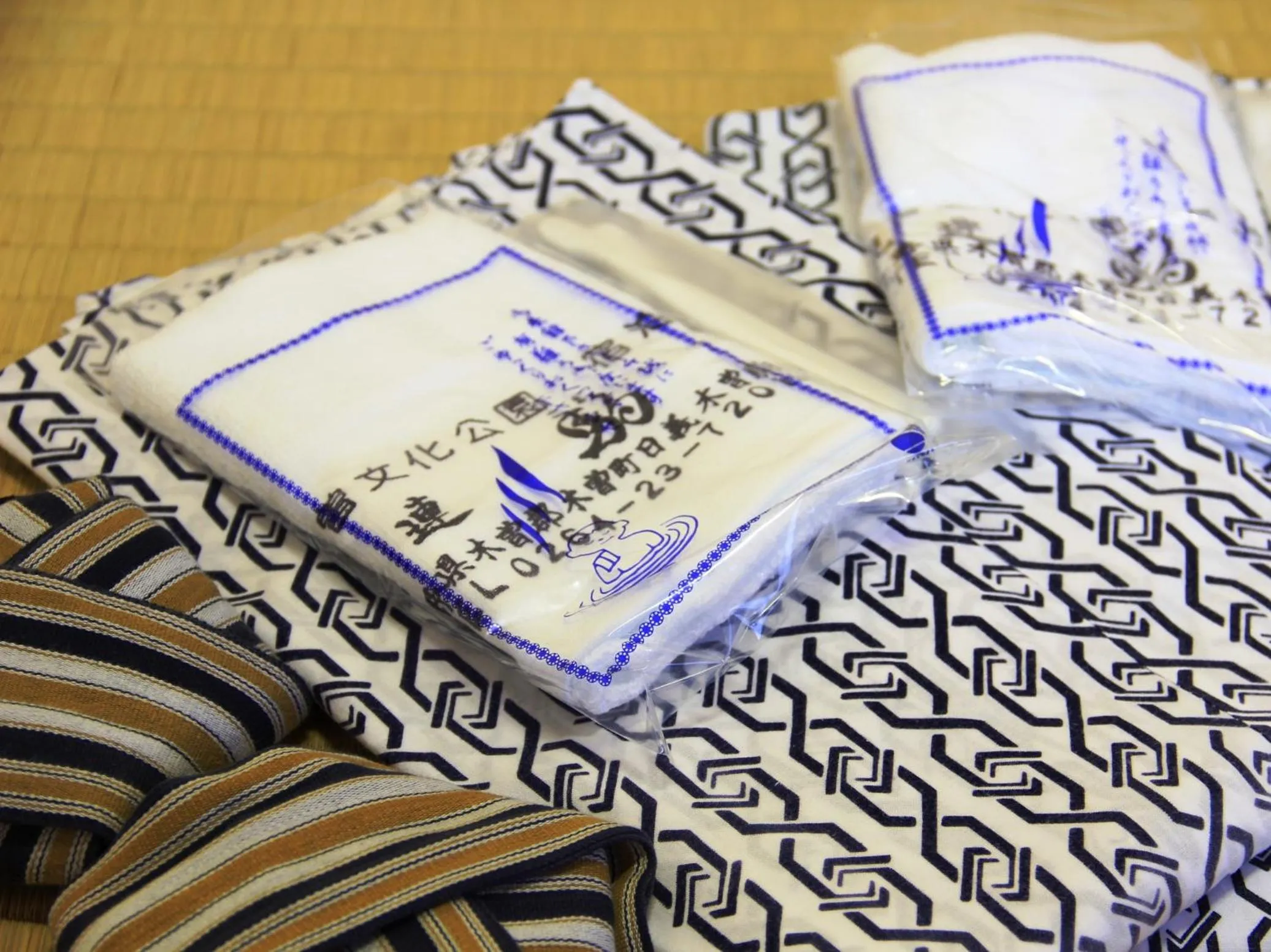 Photo of the whole room, Bed in Komao