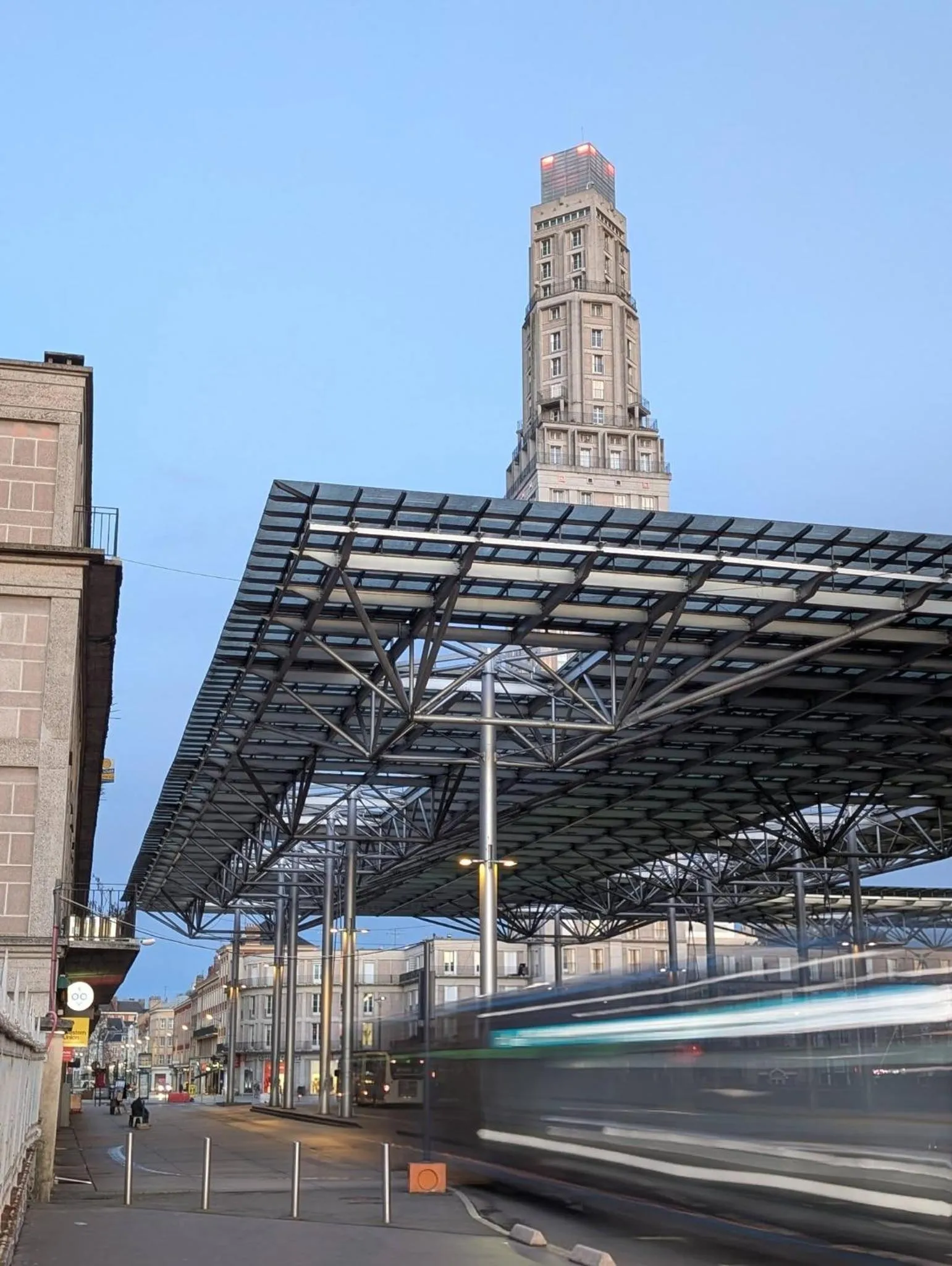 Nearby landmark in Hotel Au Spatial