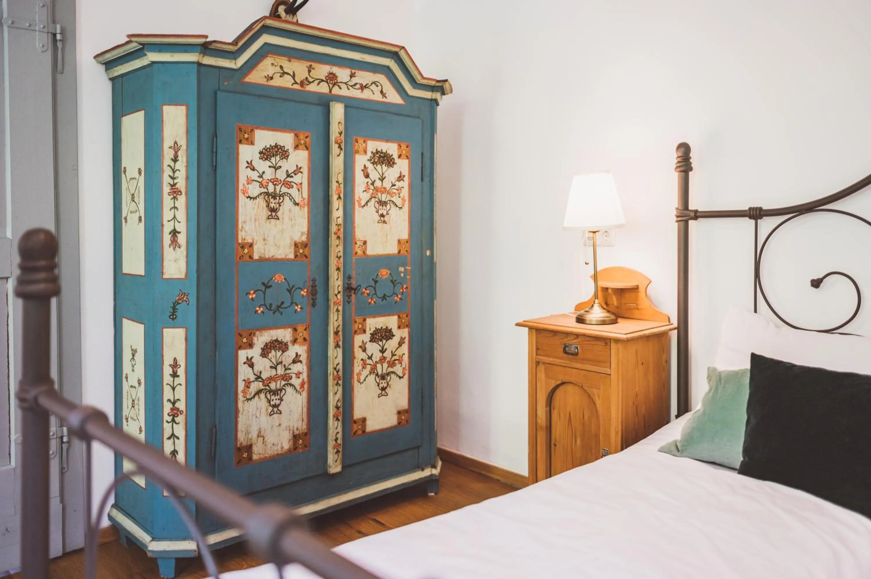 Decorative detail, Bed in Chalet am Sonnenhang