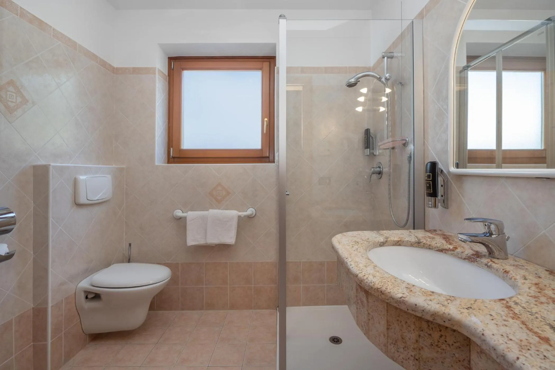 Shower in Hotel Tirol- Natural Idyll