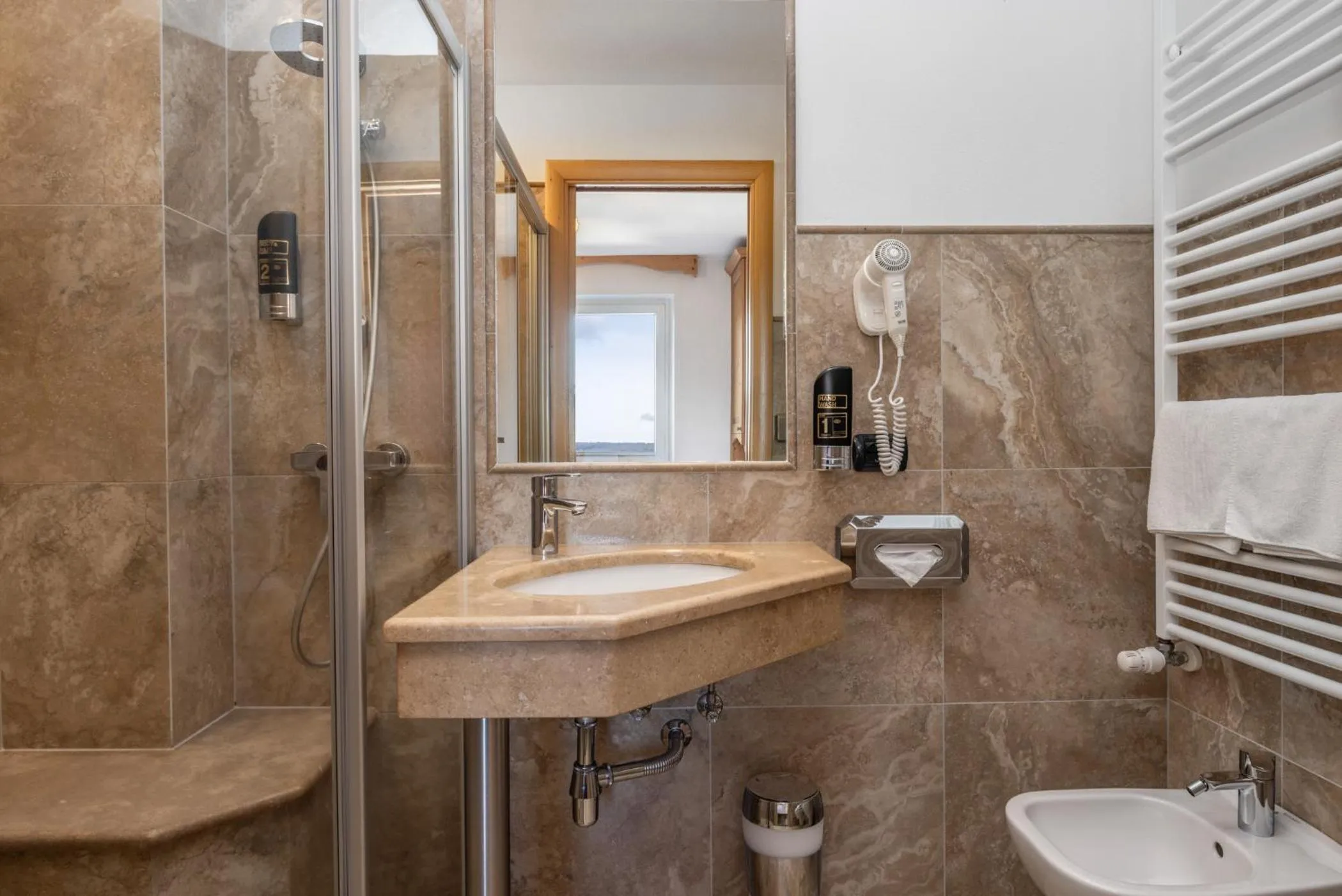 Shower in Hotel Tirol- Natural Idyll