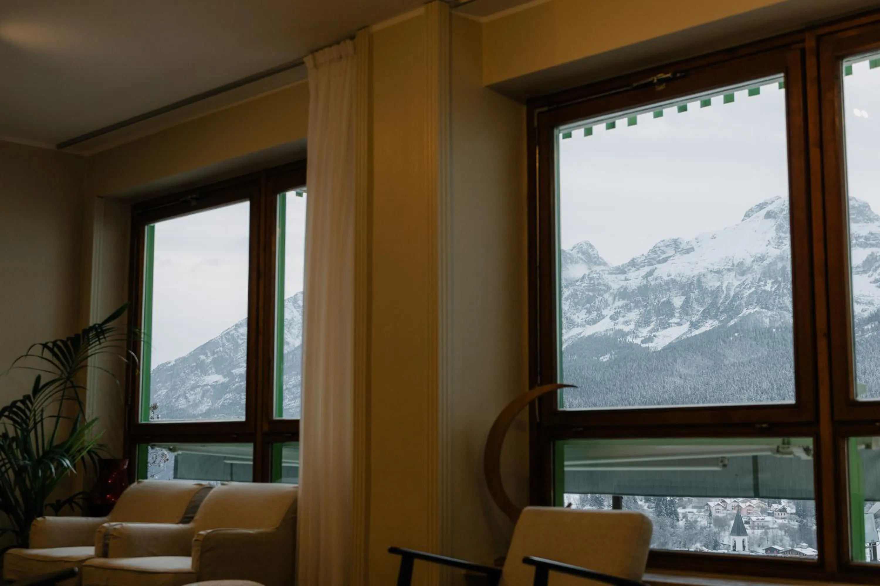 Communal lounge/ TV room in Hotel Costaverde "ai Roni"