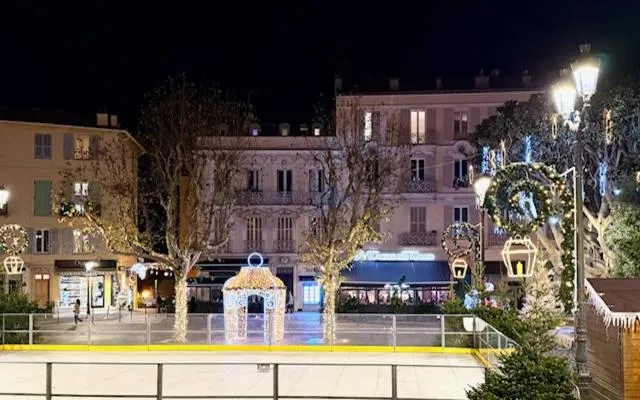 Property building in Hotel Select