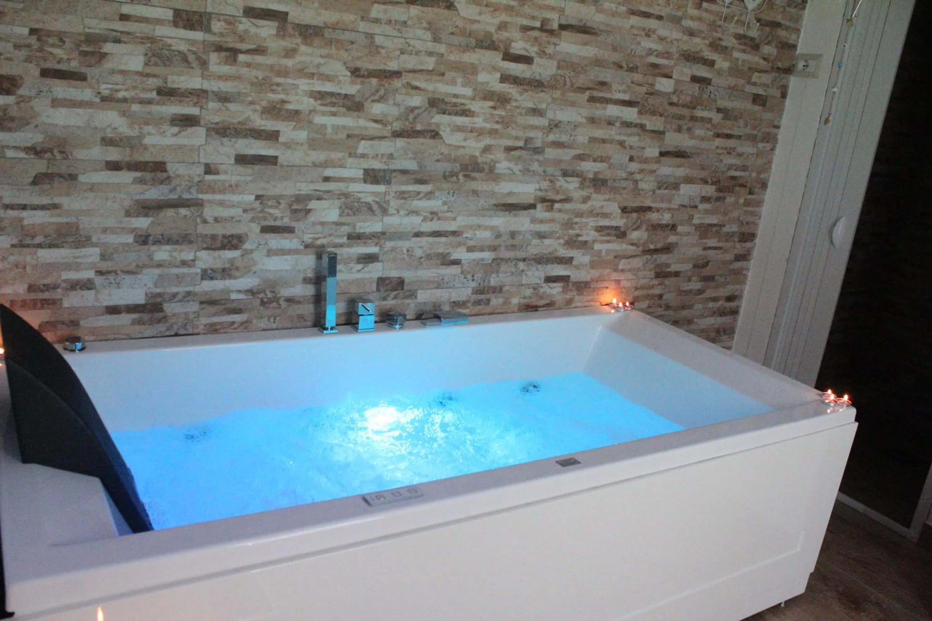 Hot Tub in B&B Verzavò