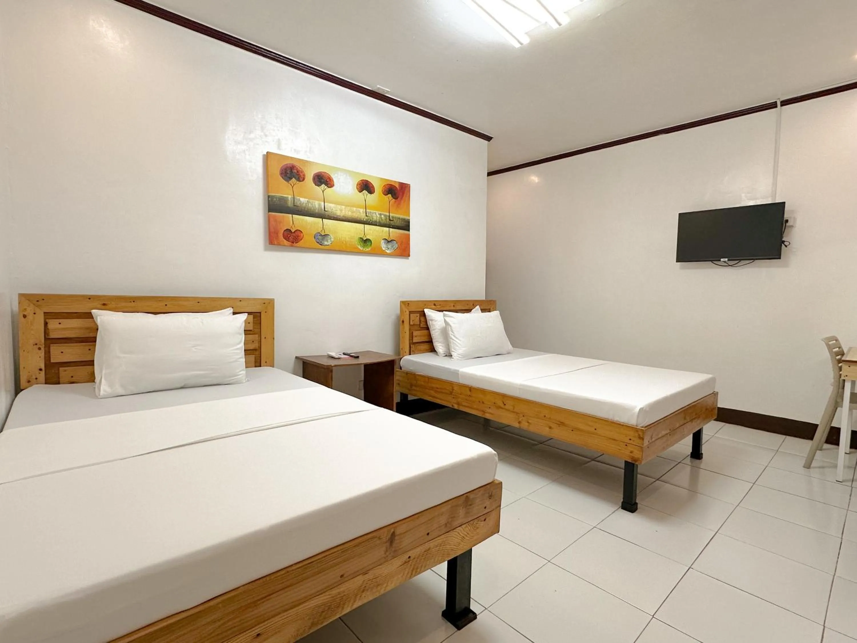 Bedroom, Bed in Macky's Hidden Inn