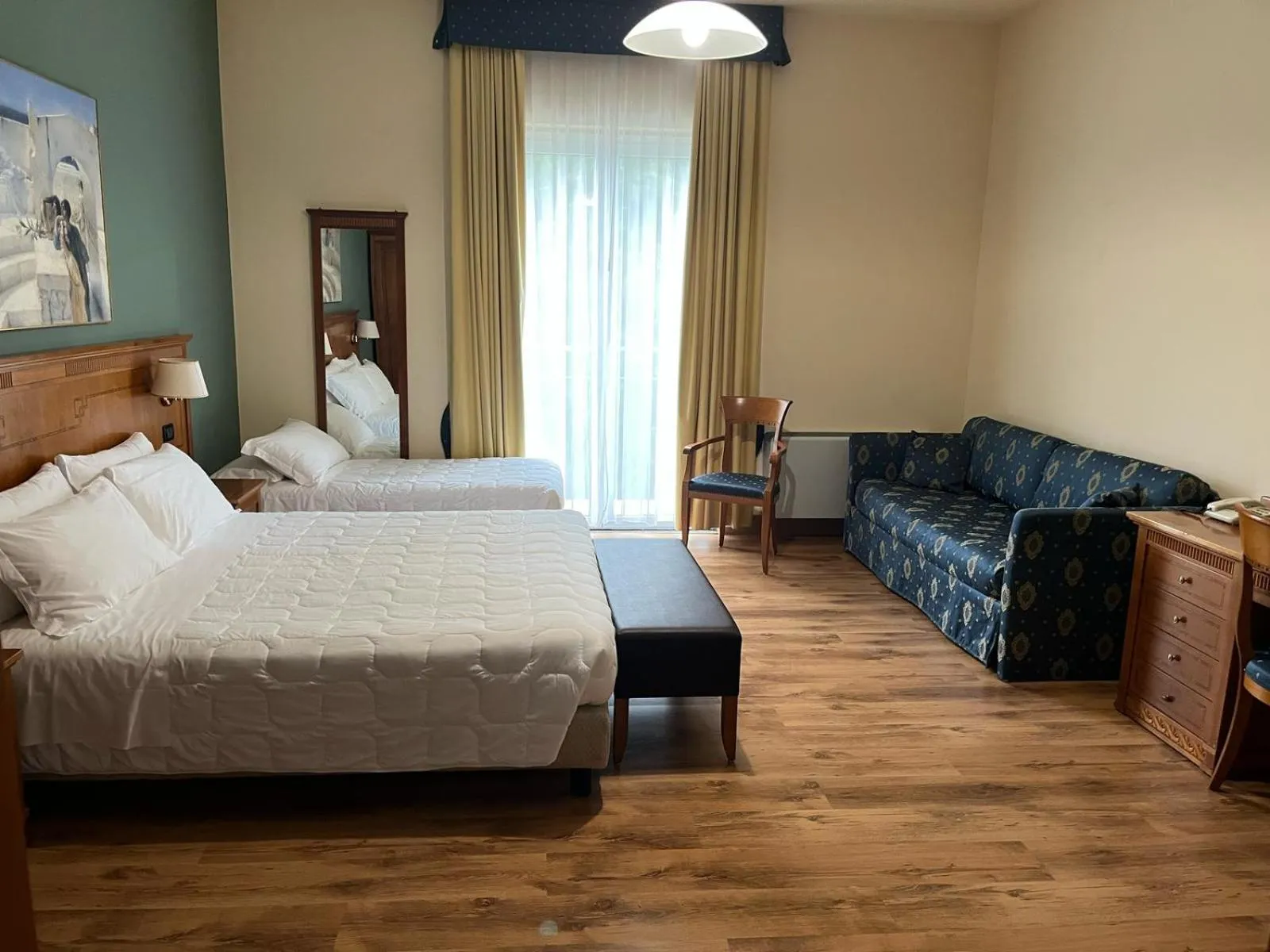 Bed in Hotel De La Ville