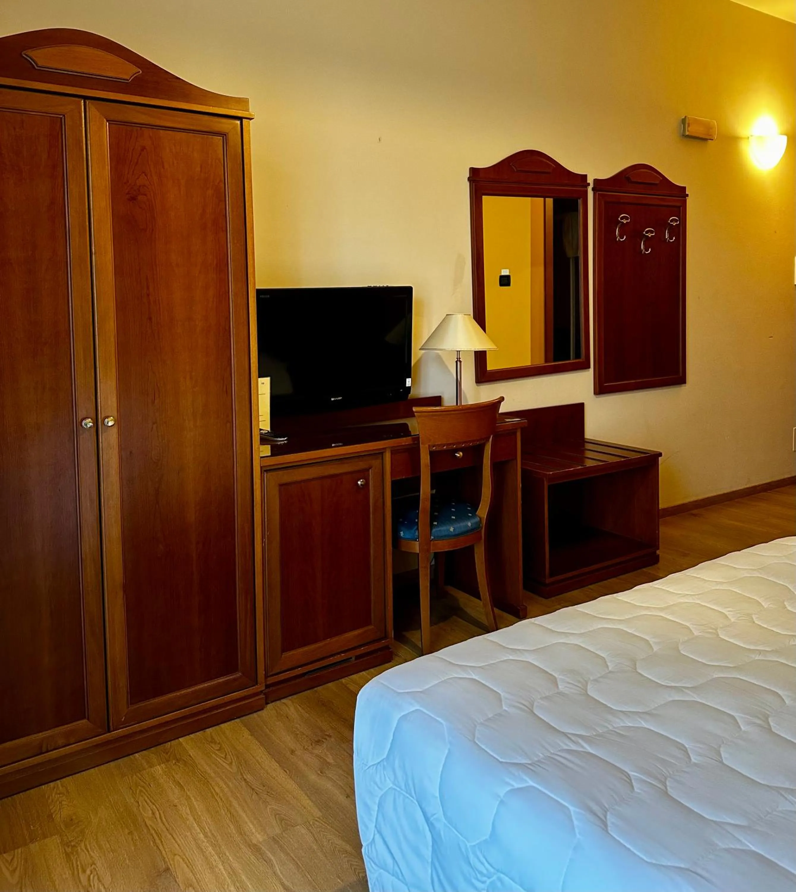 Bed in Hotel De La Ville