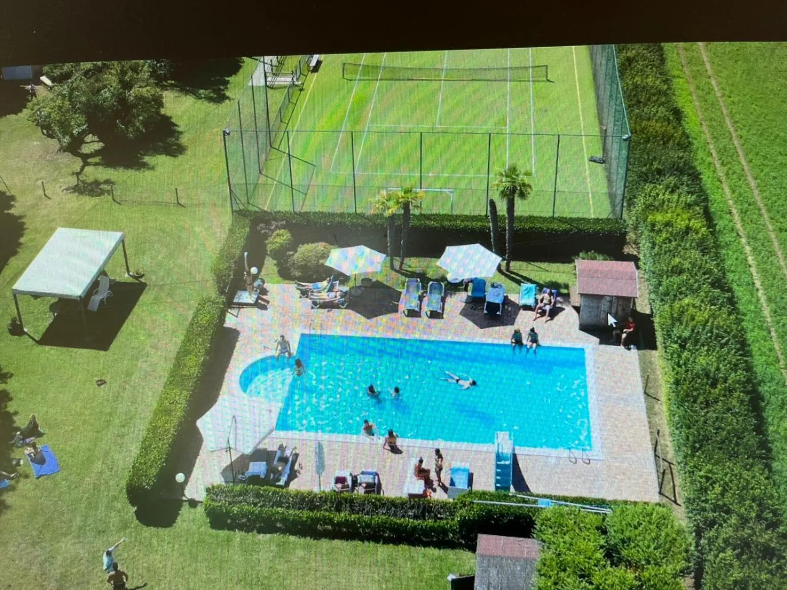 Tennis court in Hotel De La Ville
