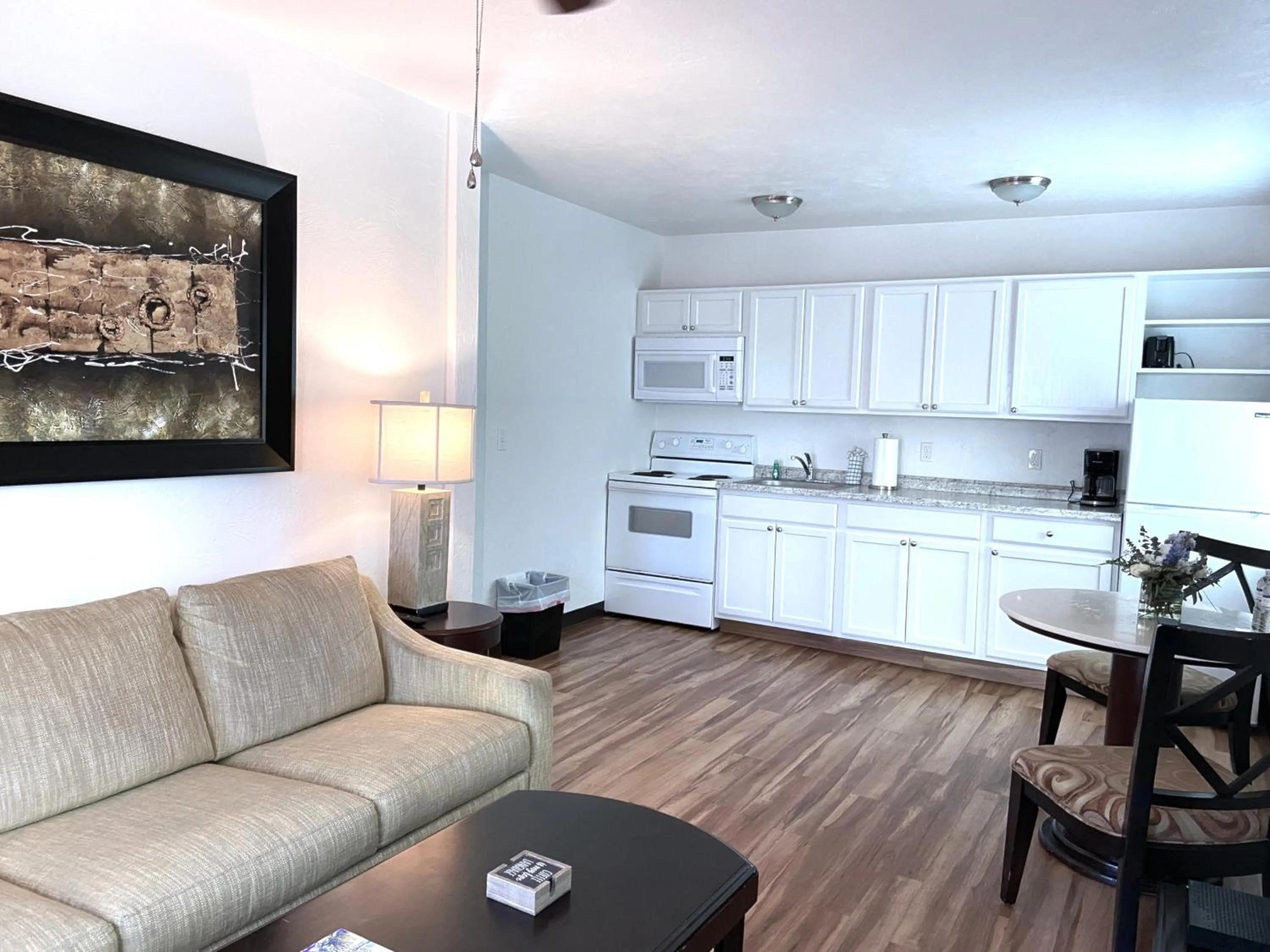 Kitchen or kitchenette in Organic Beach Retreat