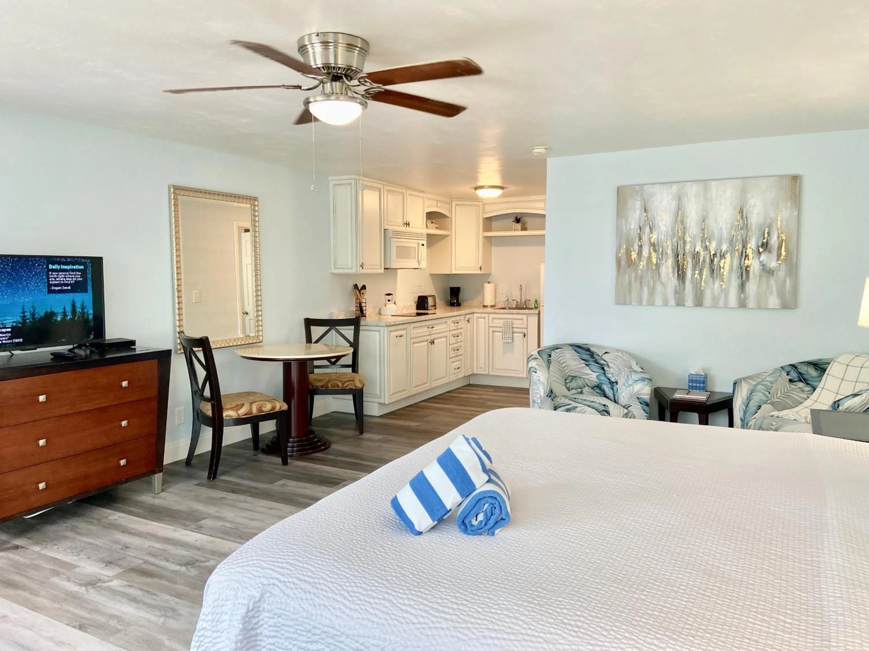 VIP, Bed in Organic Beach Retreat