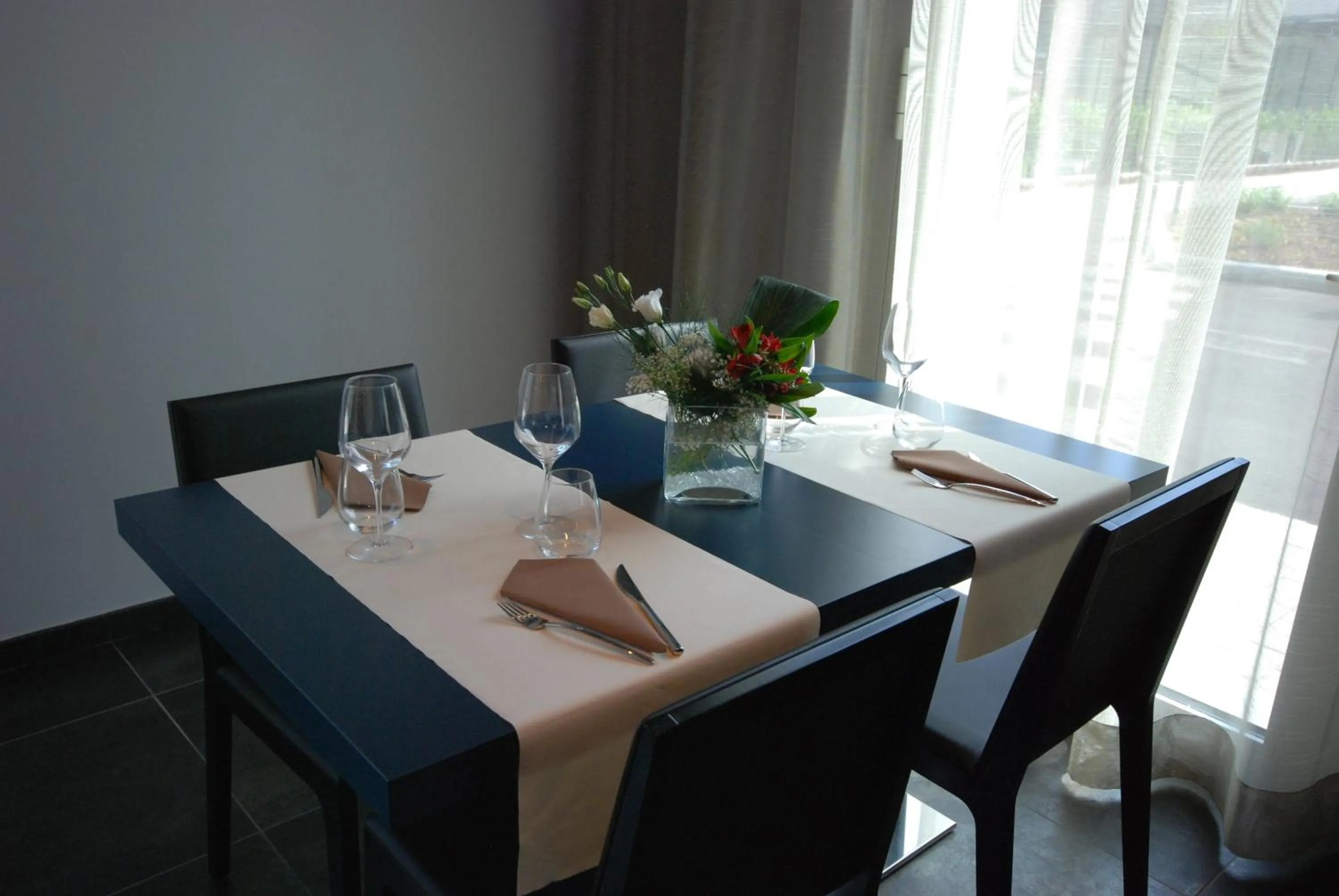 Restaurant/places to eat in Holiday Inn Milan Nord Zara by IHG