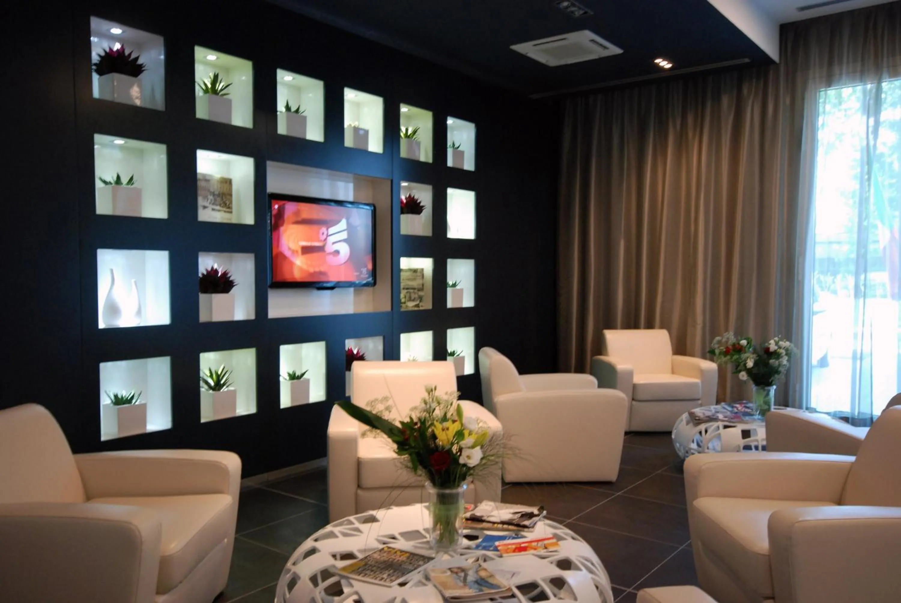 Property building in Holiday Inn Milan Nord Zara by IHG