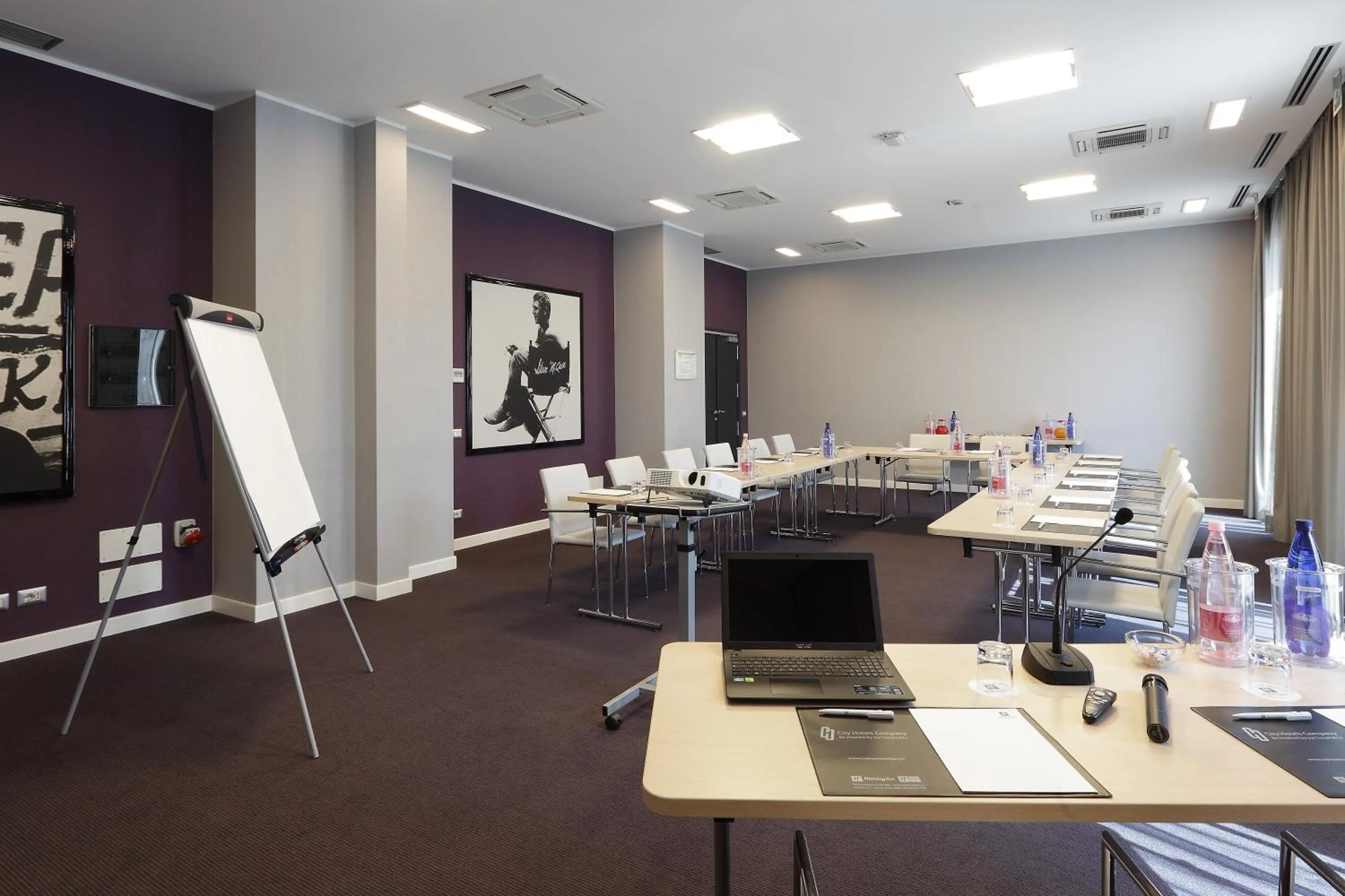 Meeting/conference room in Holiday Inn Milan Nord Zara by IHG