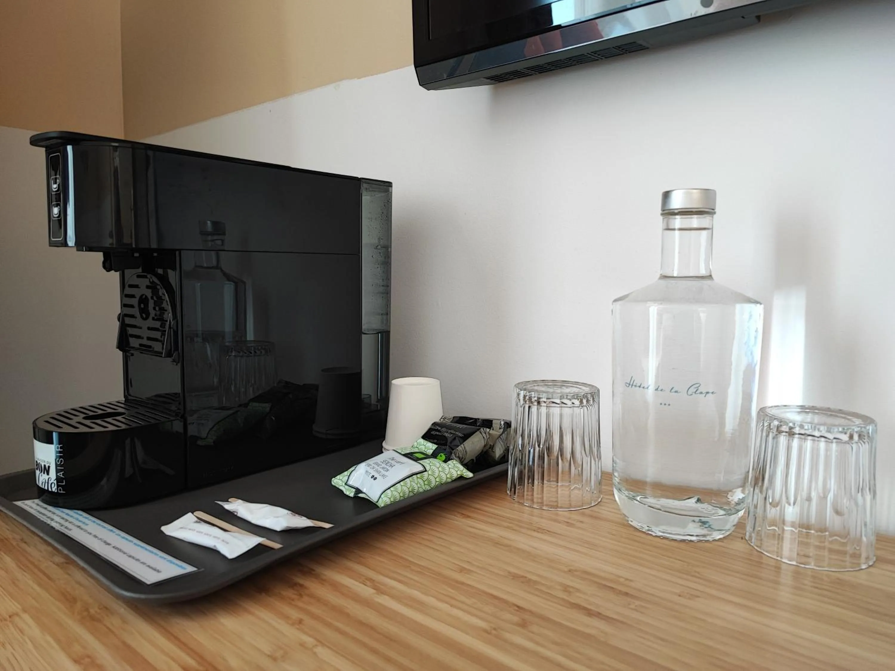 Coffee/tea facilities in Logis Hotel De La Clape