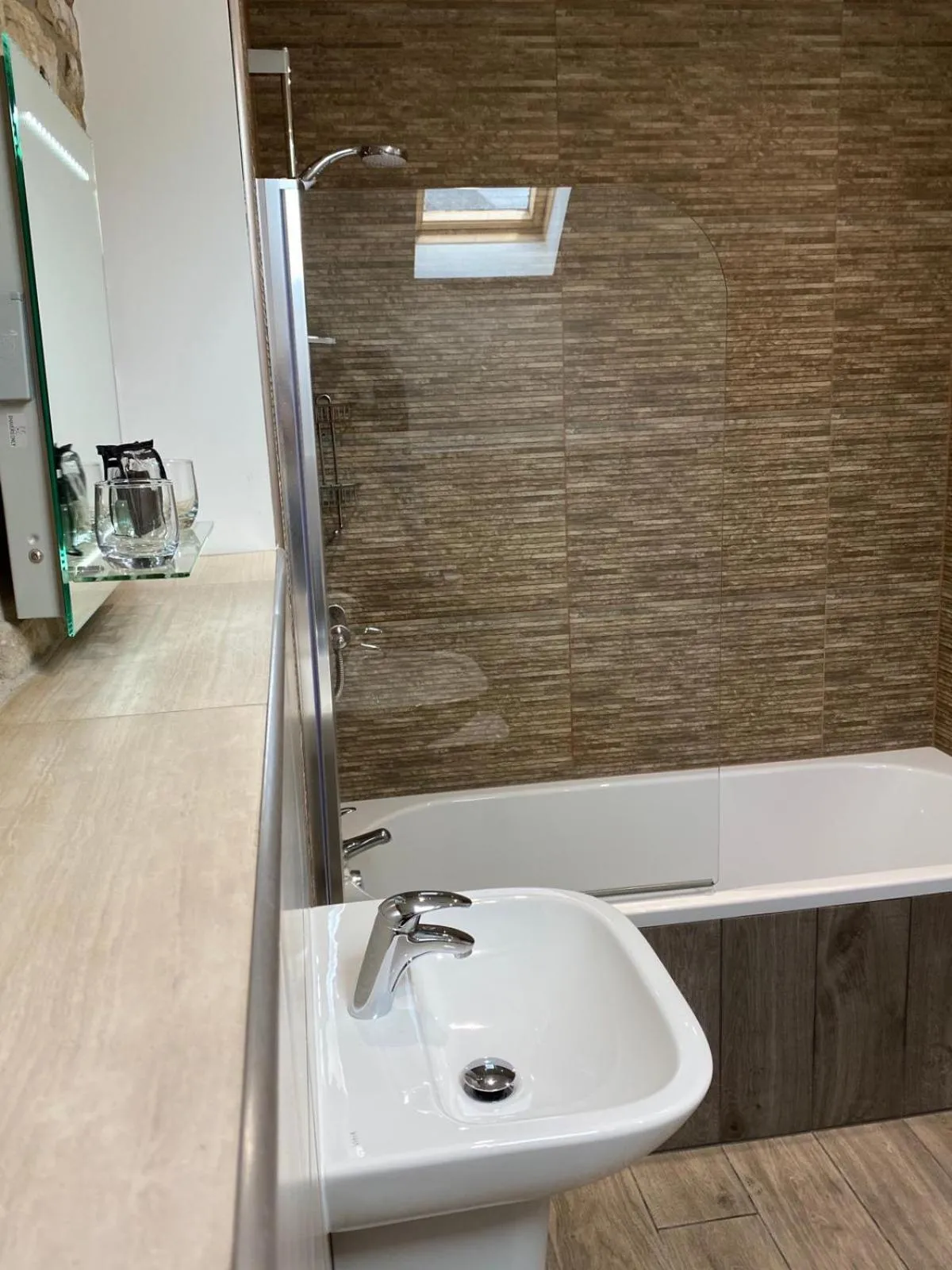 Bathroom in The Apple Inn