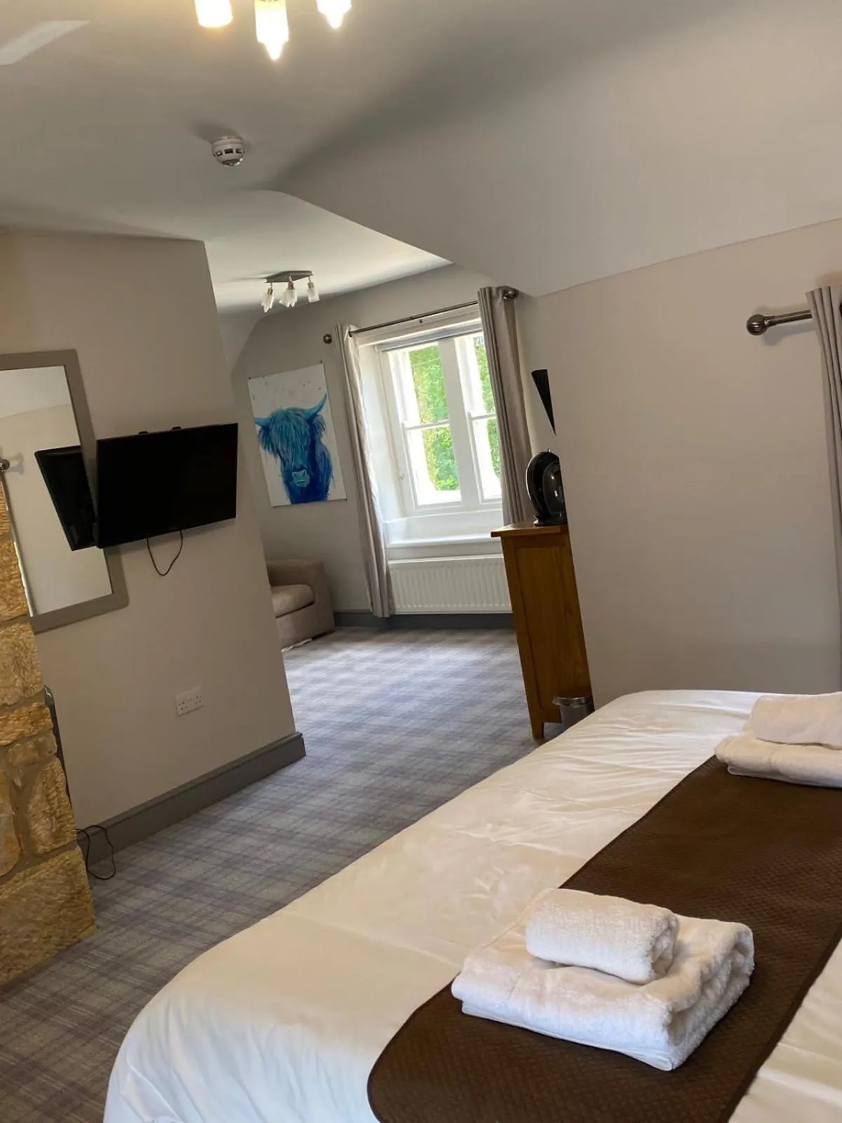 Photo of the whole room, Bed in The Apple Inn