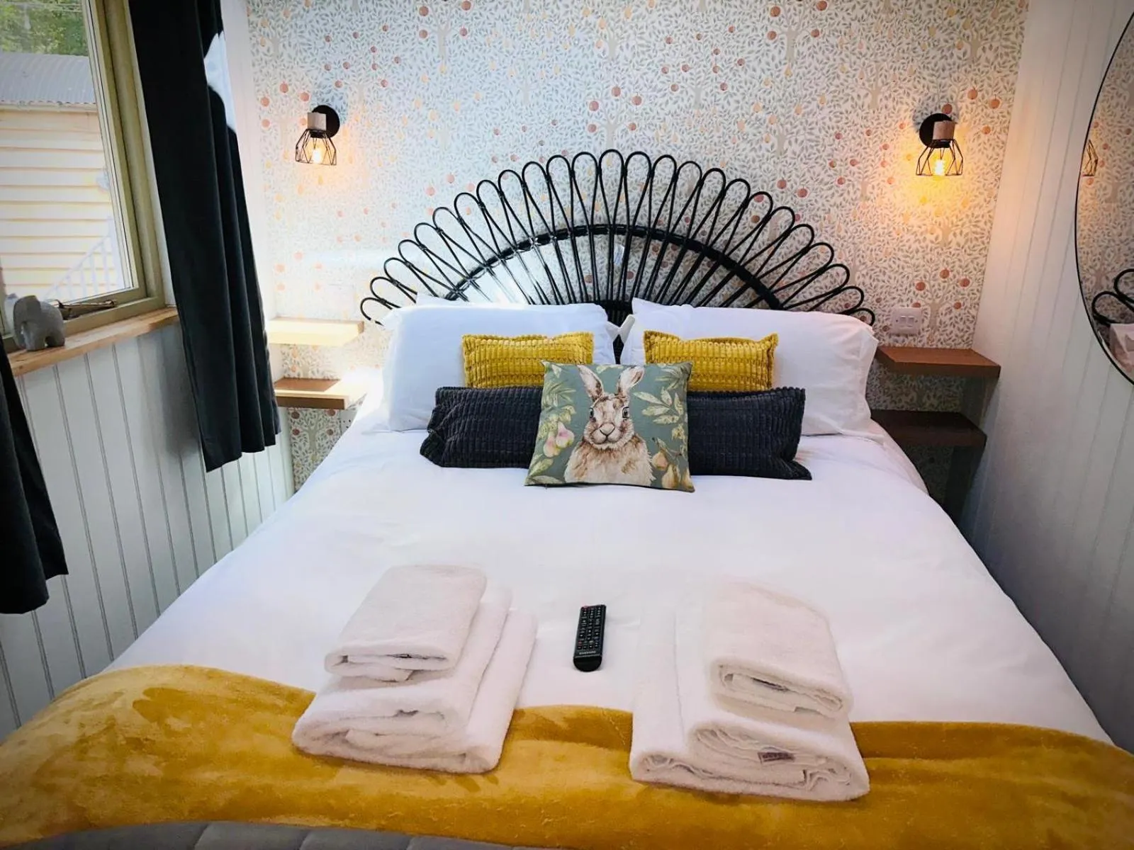 Bed in The Apple Inn