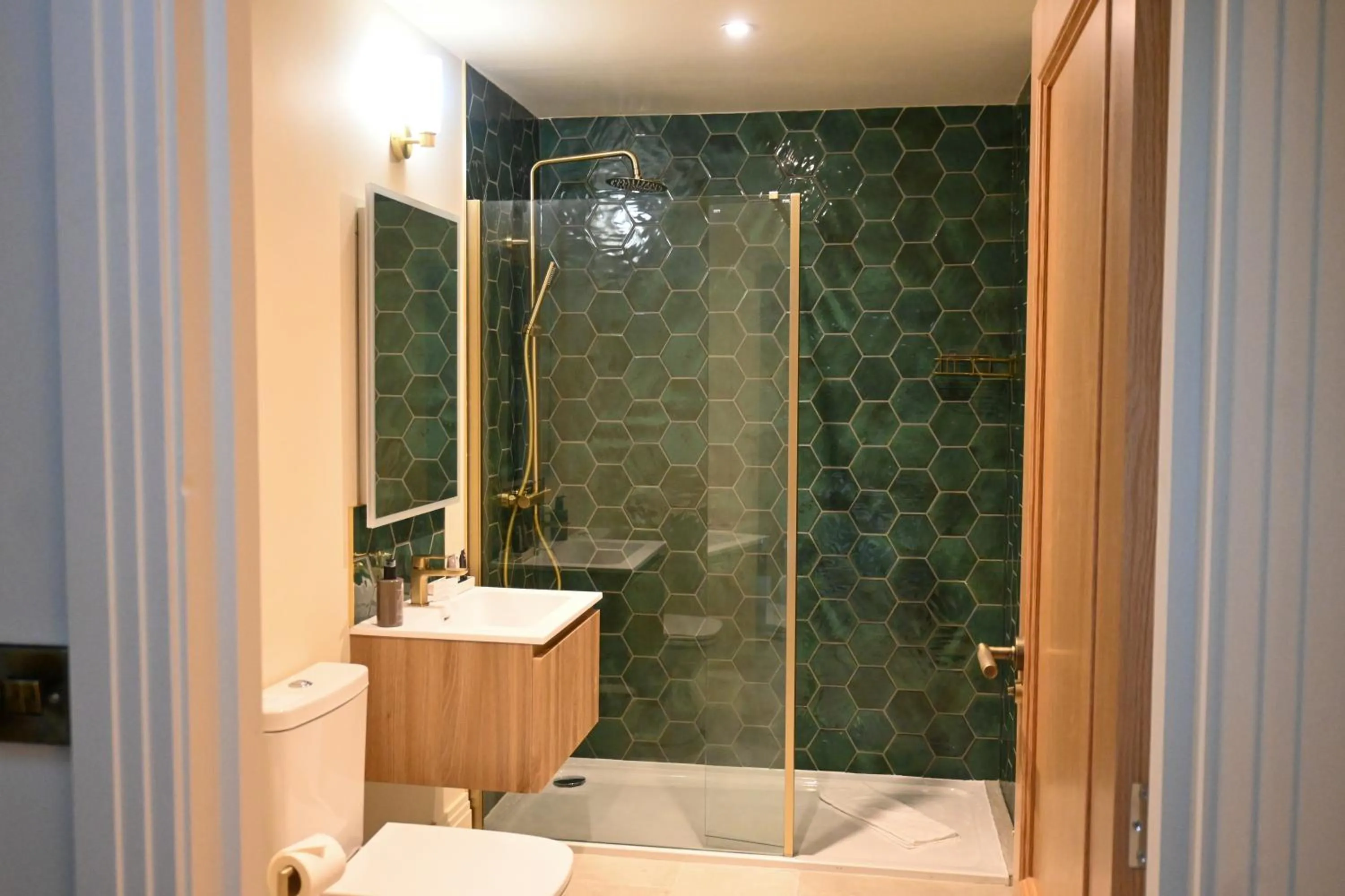 Shower in The Apple Inn