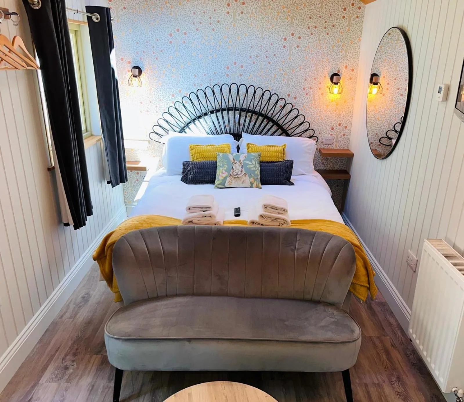 Bed in The Apple Inn