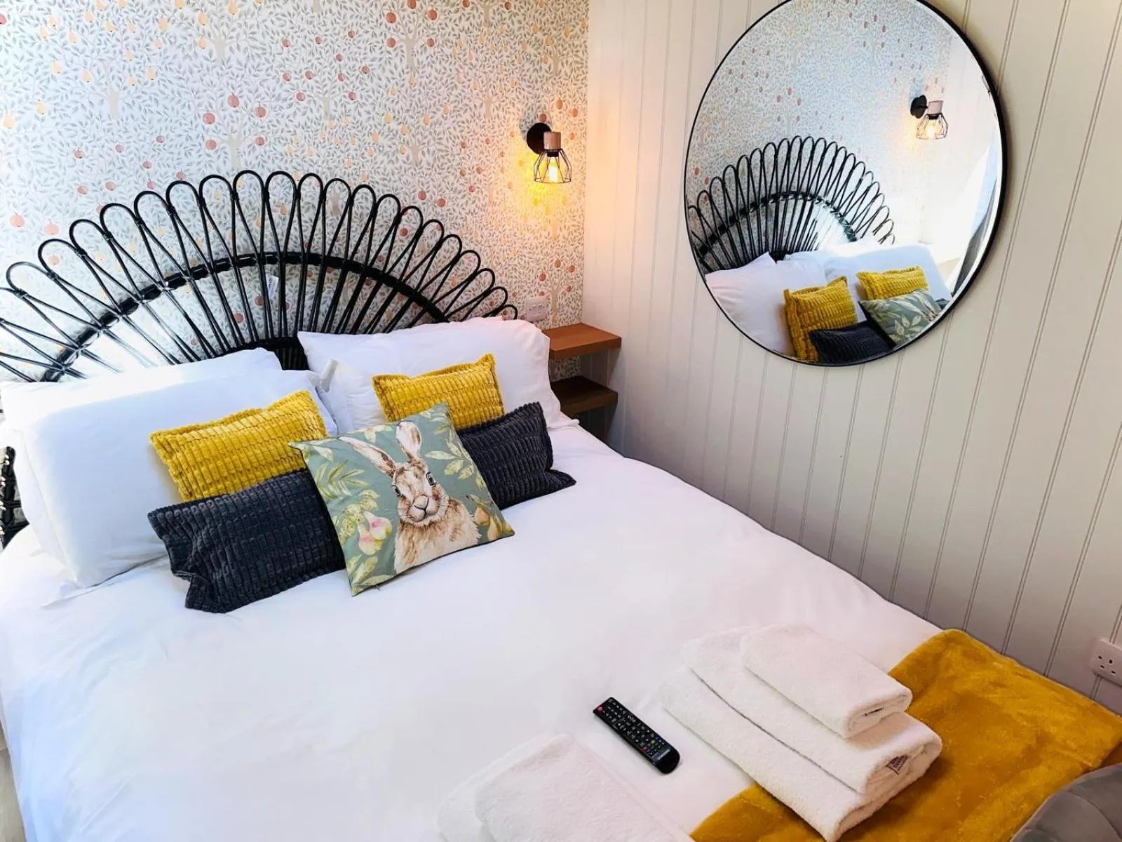 Bed in The Apple Inn