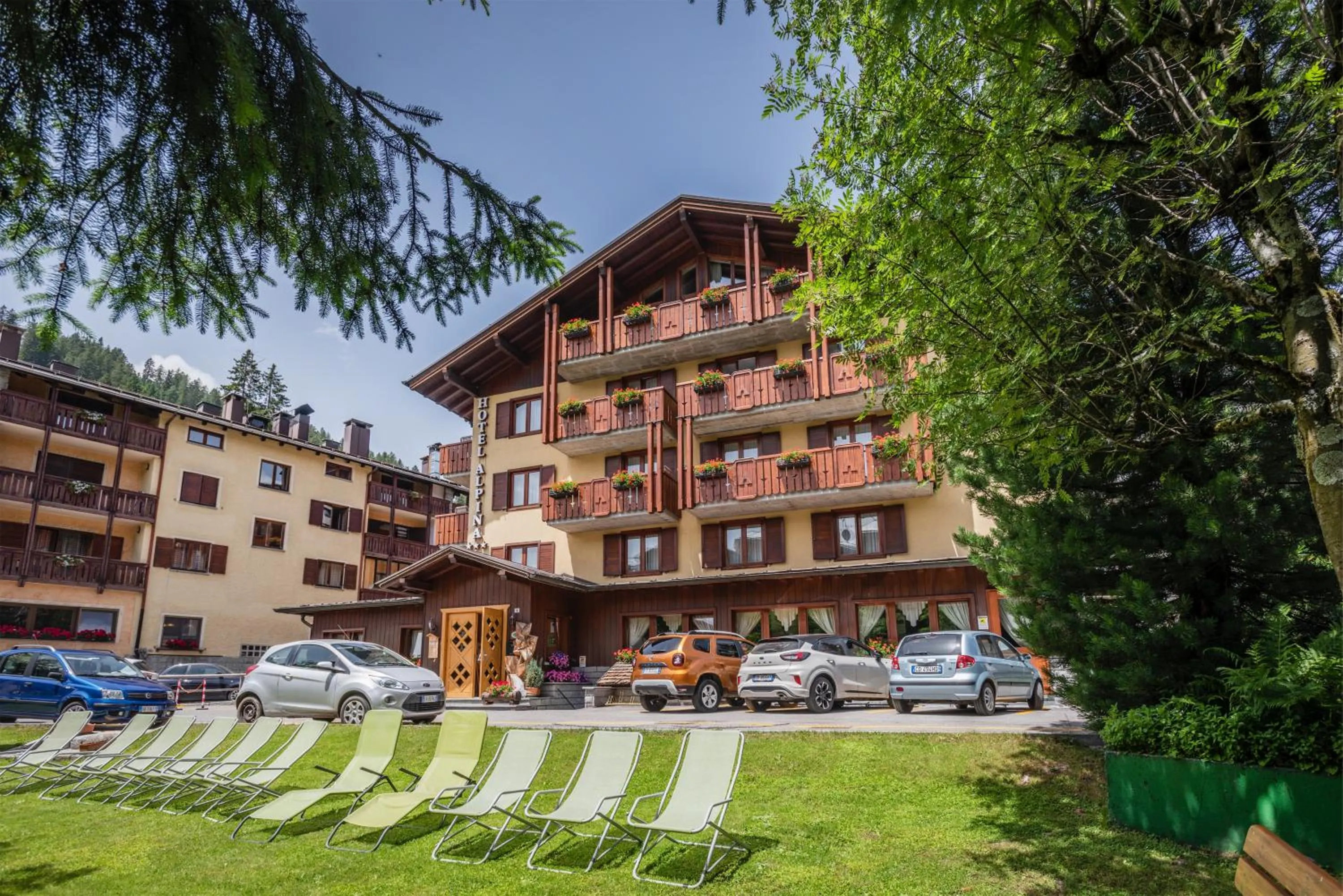 Property building in Hotel Alpina