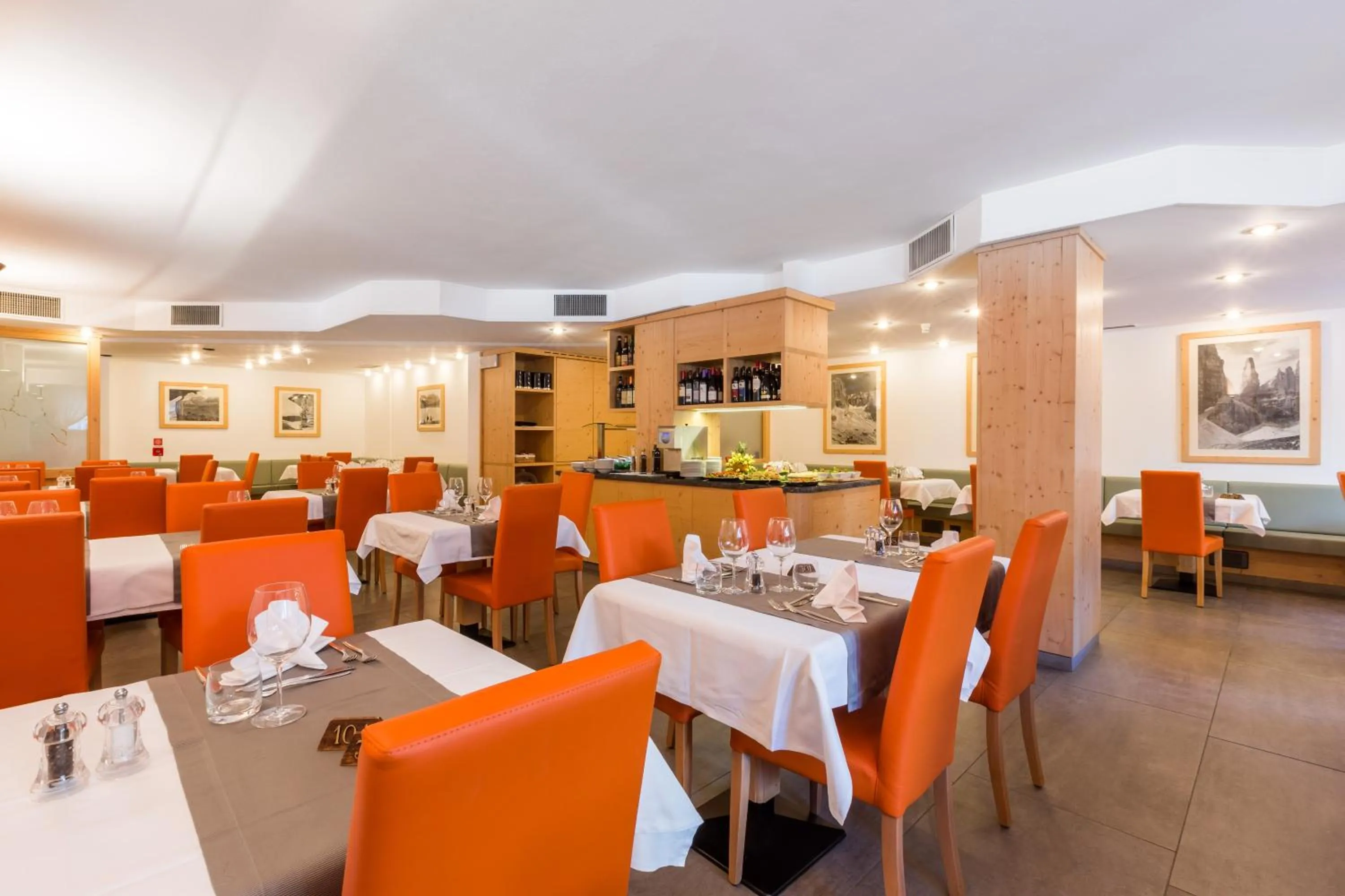 Restaurant/places to eat in Hotel Alpina