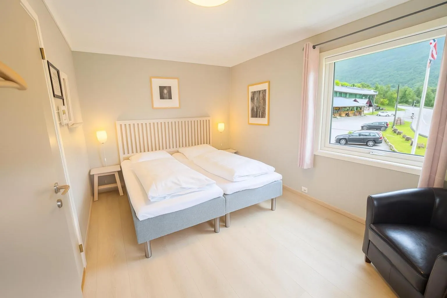 Photo of the whole room, Bed in Byrkjedalstunet Hotell