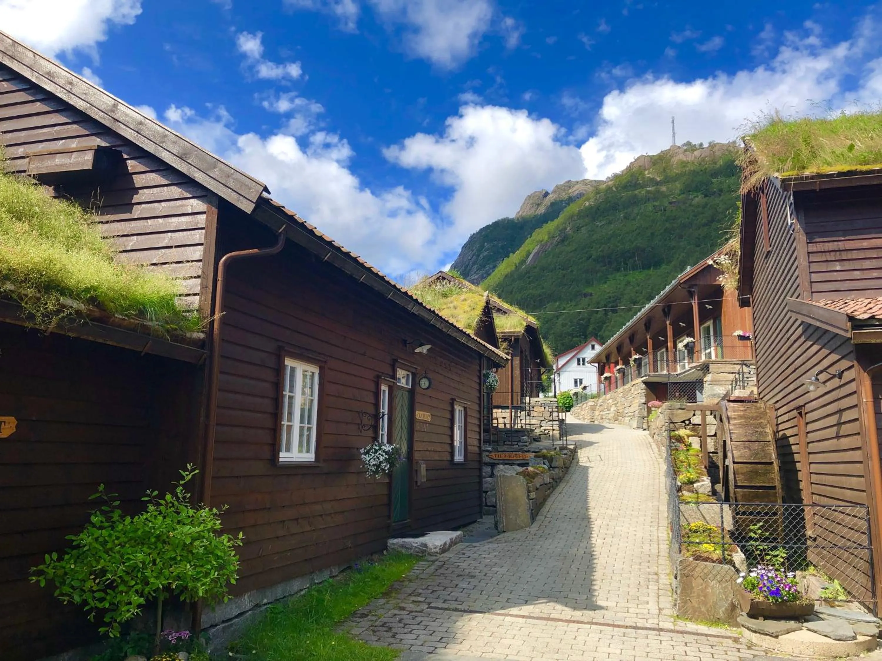 Property building in Byrkjedalstunet Hotell