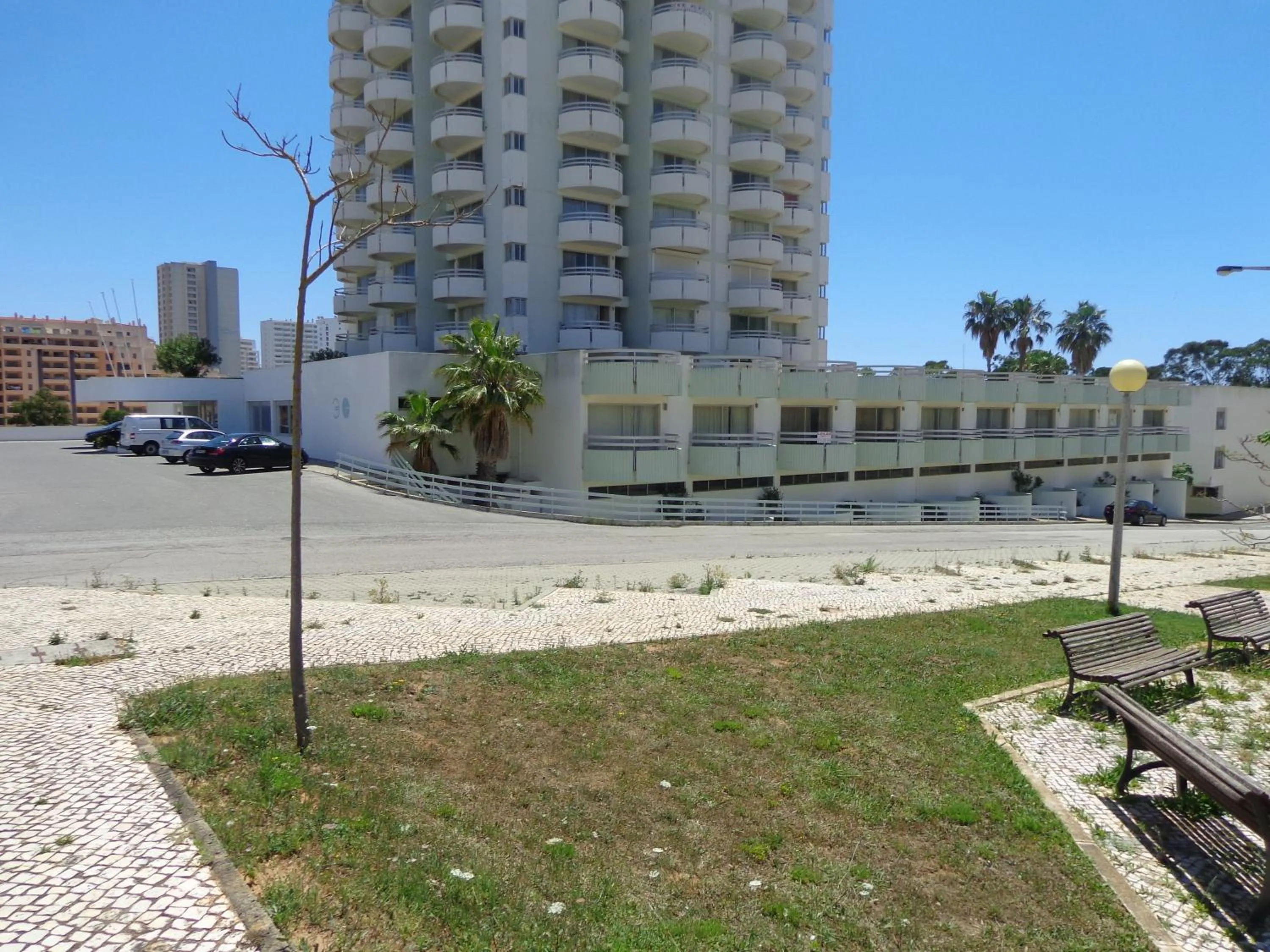 Facade/entrance in T2 50m da Praia
