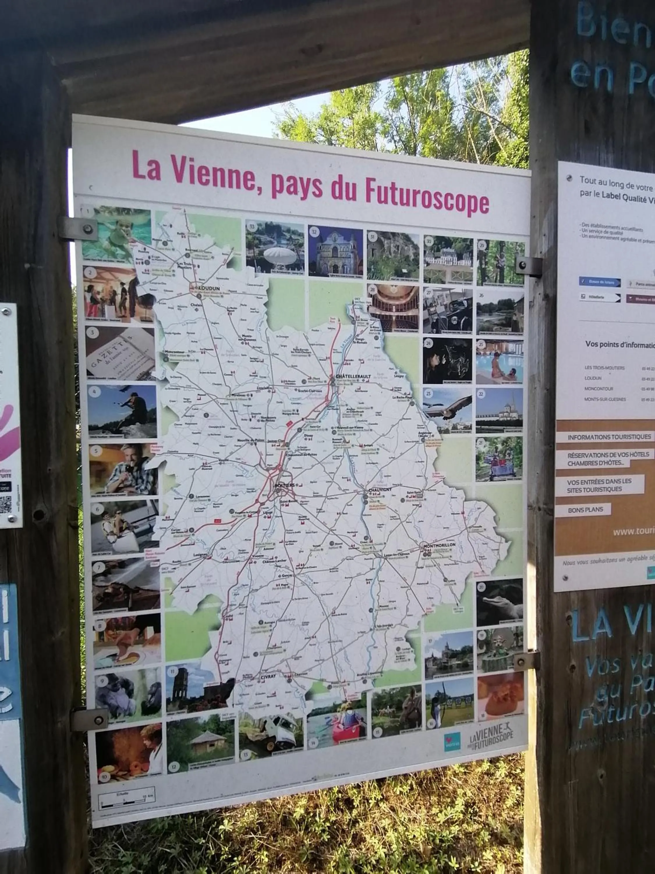 Lobby or reception in Terres de France - Moncontour Active Park