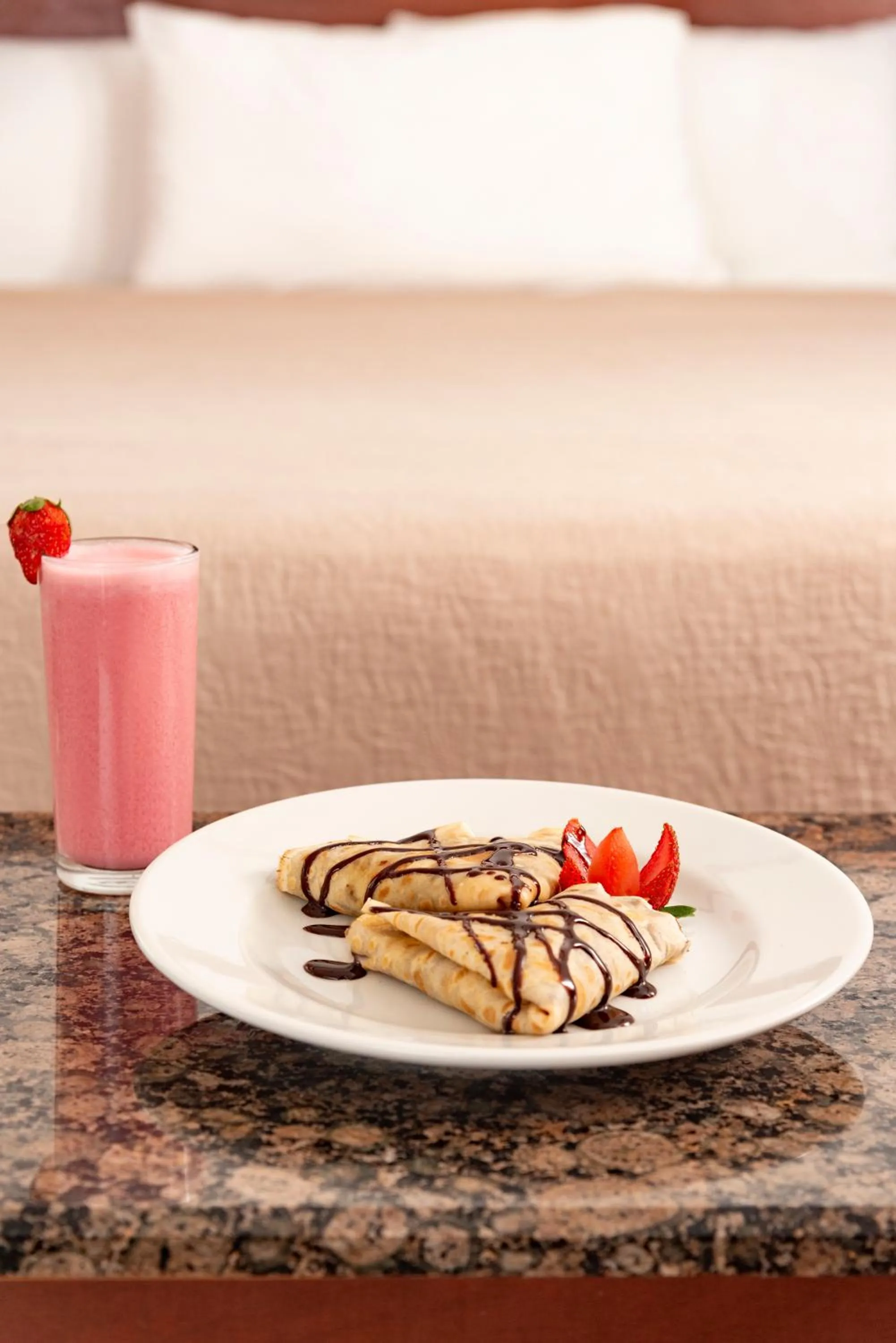 Food and drinks in Hotel Cayman Suites