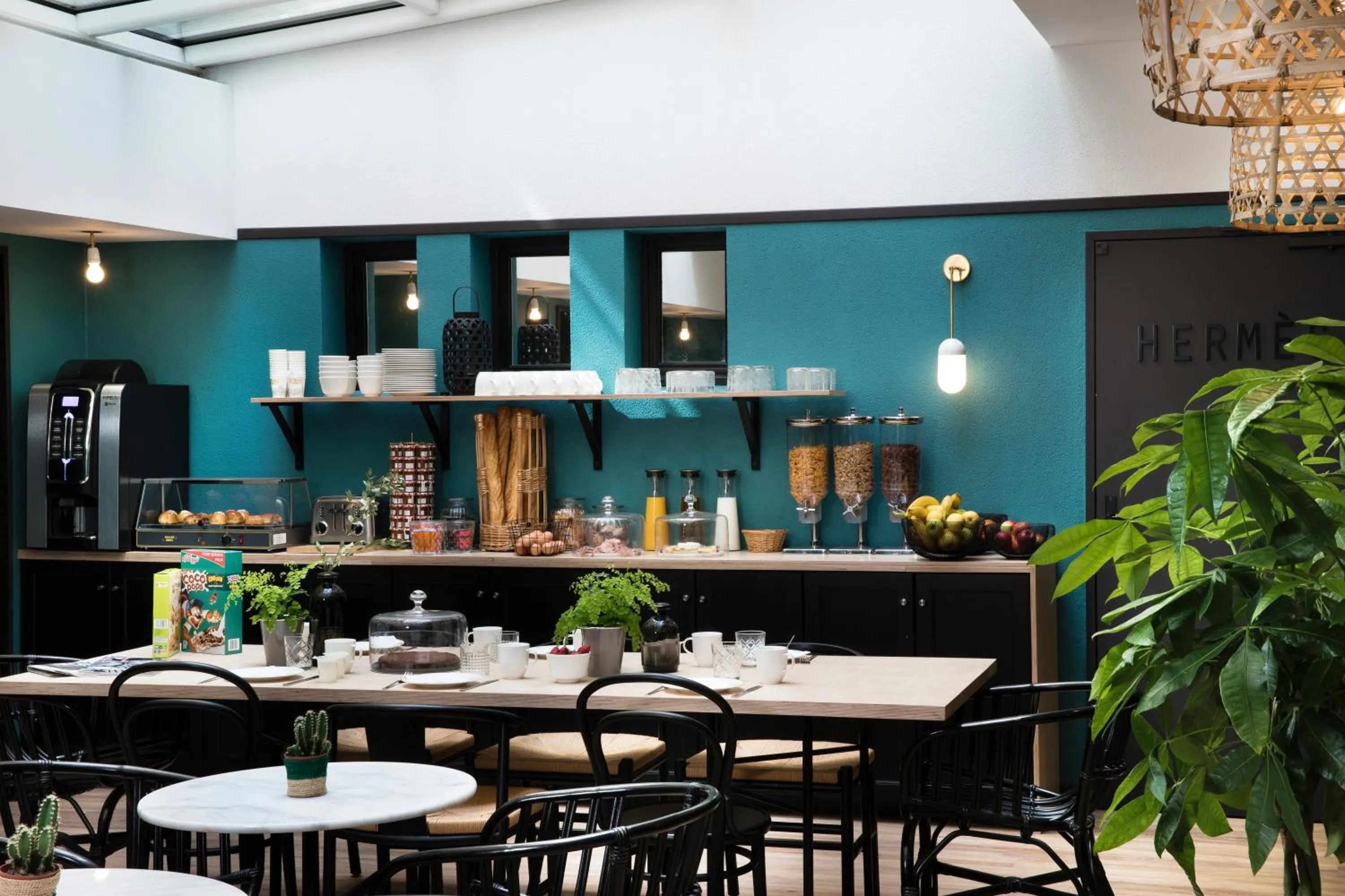 Breakfast in Hôtel Paris La Fayette