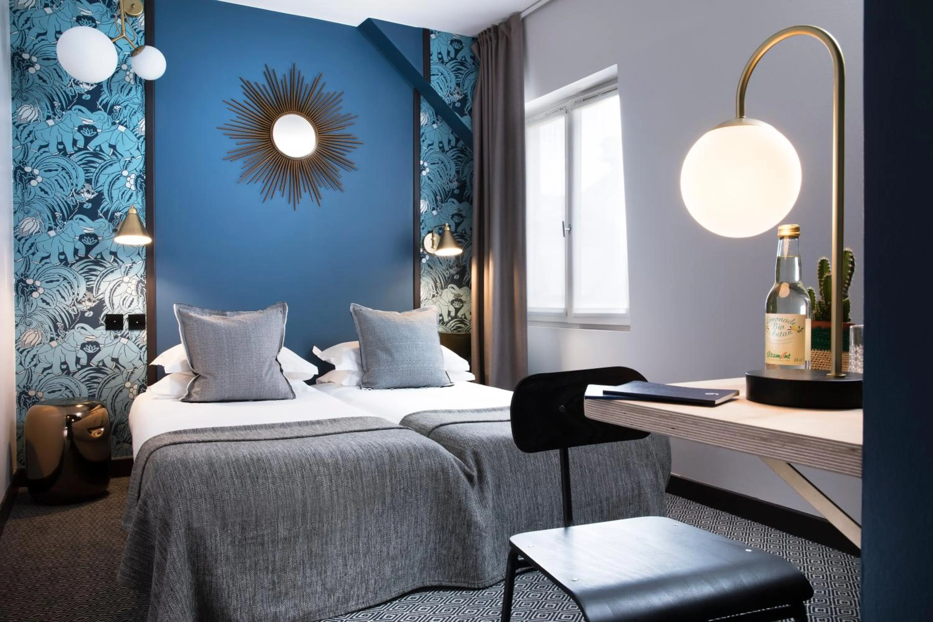 Bed in Hôtel Paris La Fayette