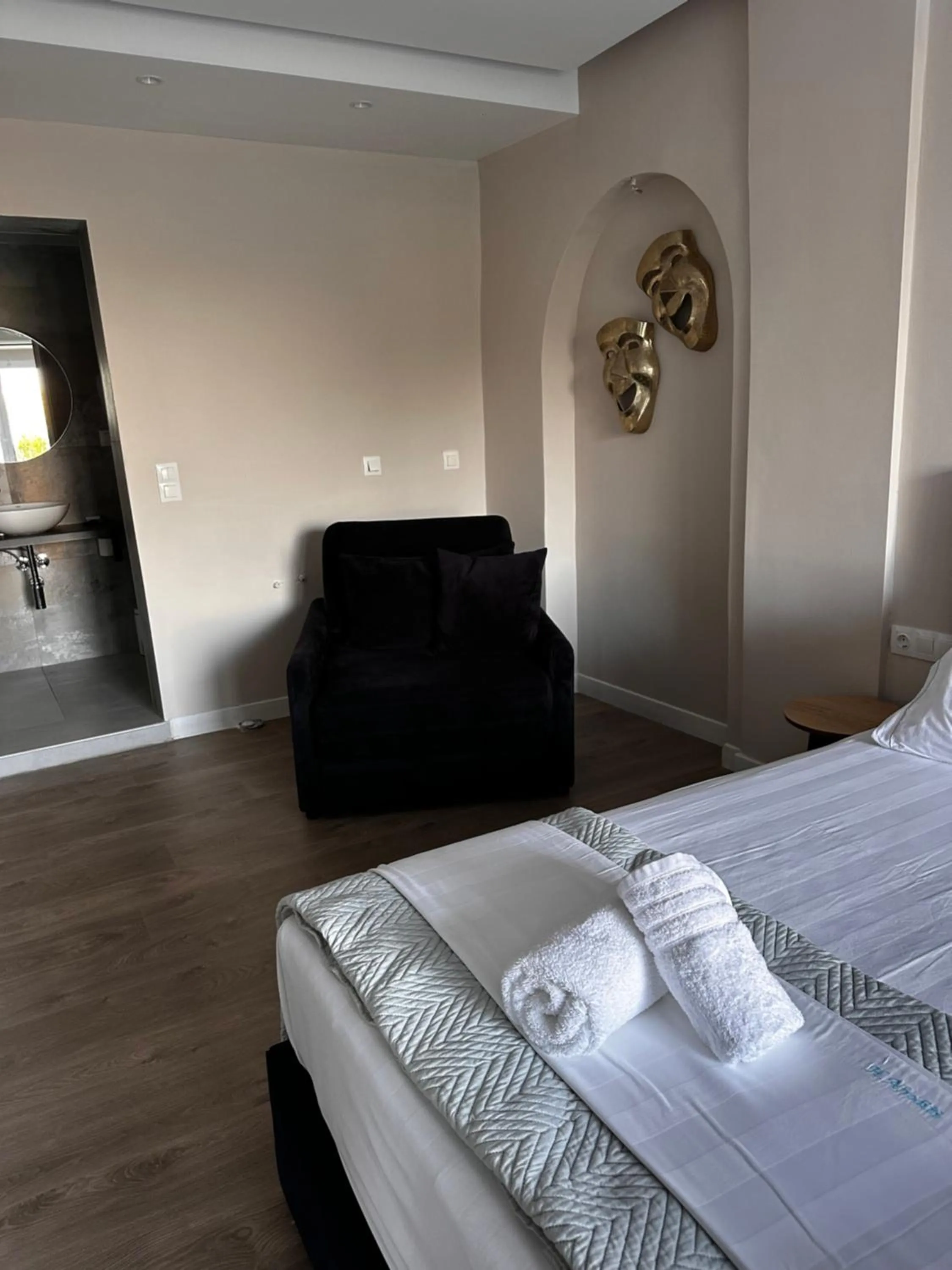 Photo of the whole room, Bed in Panorama Hideaway