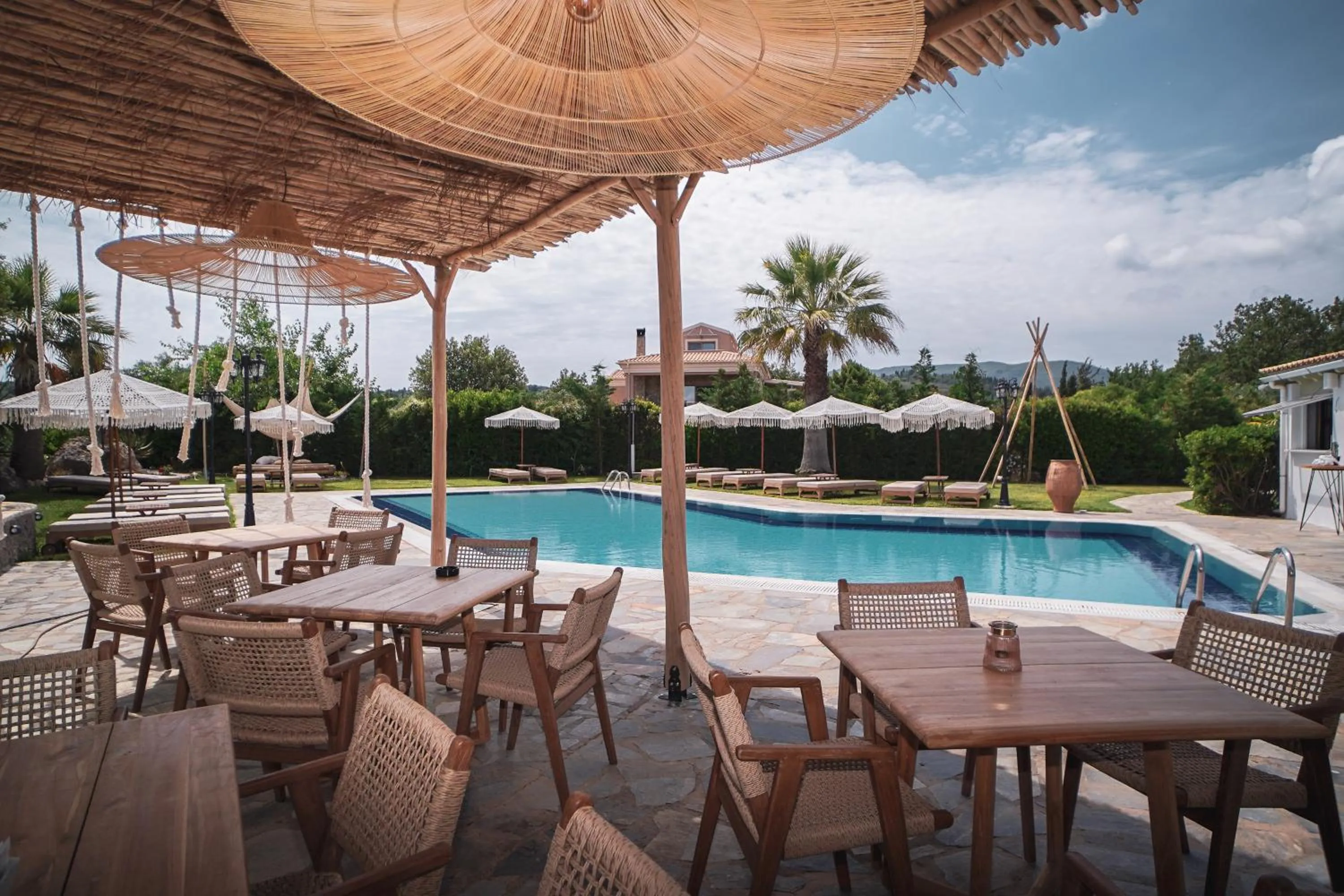 Restaurant/places to eat in Panorama Hideaway