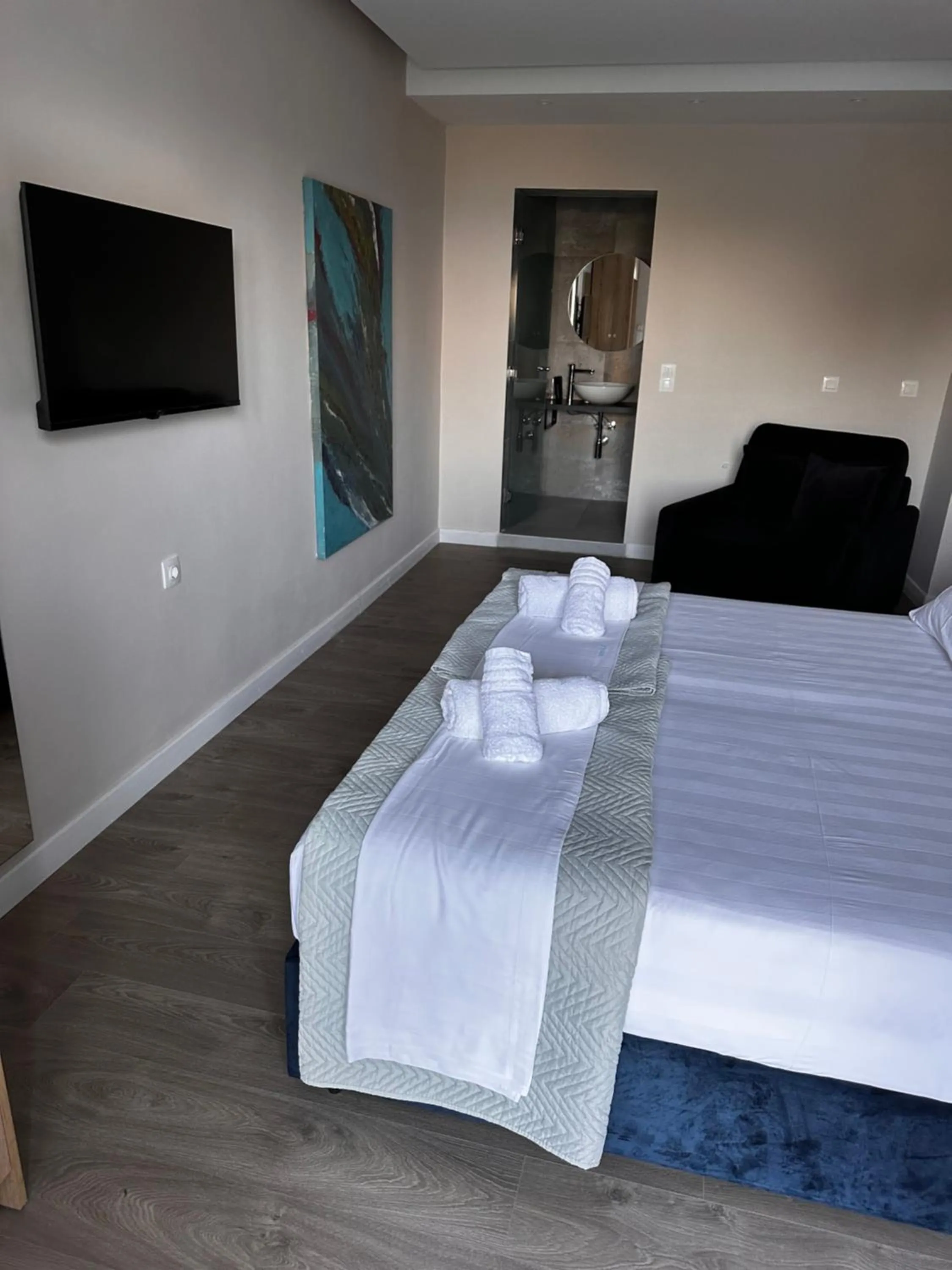 Photo of the whole room, Bed in Panorama Hideaway