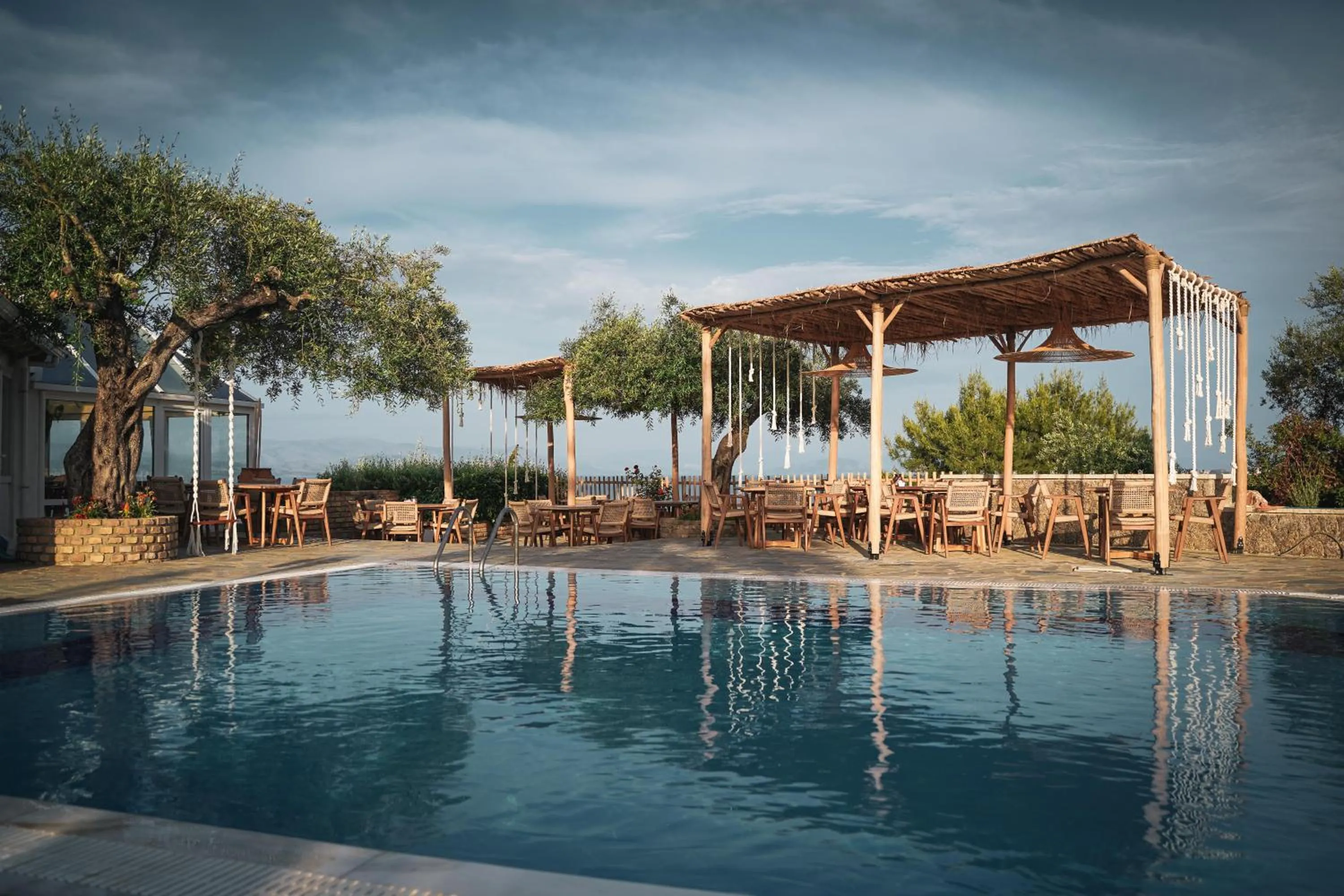 Restaurant/places to eat in Panorama Hideaway