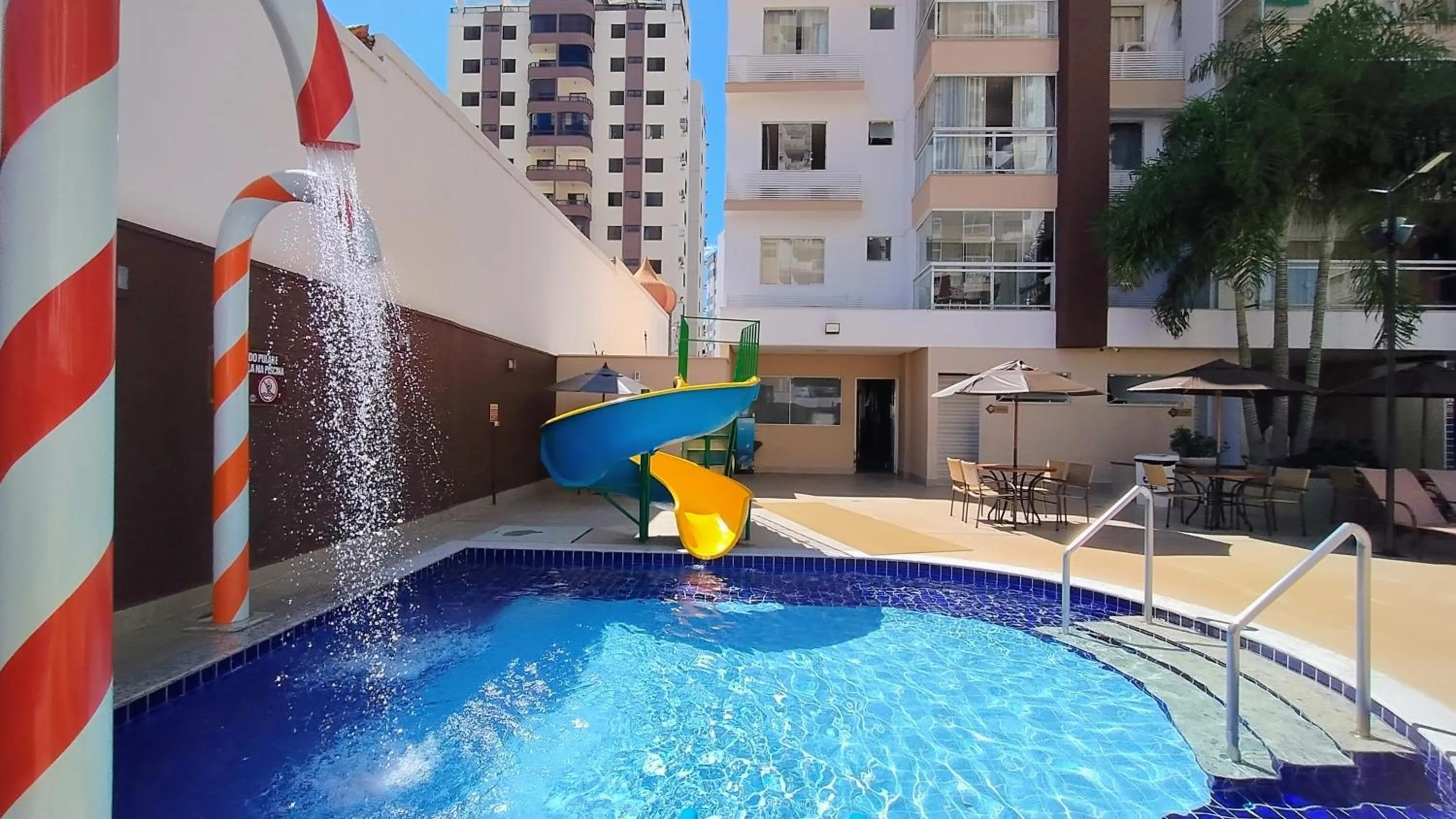 Swimming pool in Casa da Madeira Caldas Novas - ACHEI FERIAS - Com Roupa de Cama