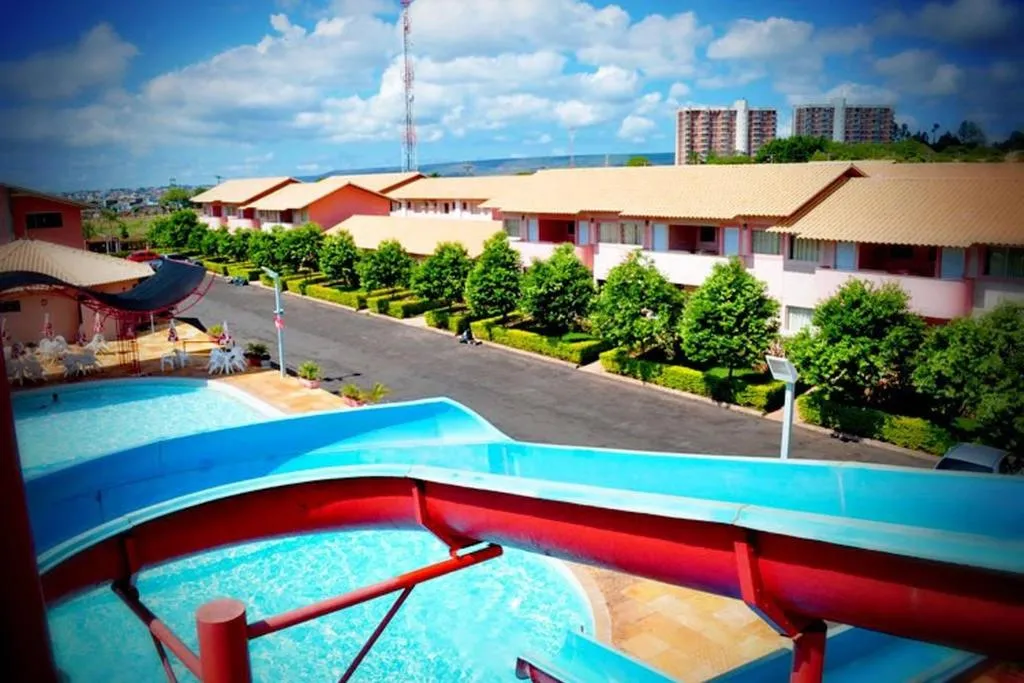 Pool view in diRoma Fiori Caldas Novas - ACHEI FERIAS - Com Roupa de Cama