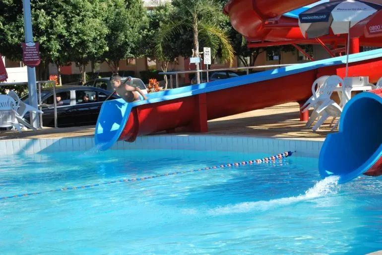 Aqua park in diRoma Fiori Caldas Novas - ACHEI FERIAS - Com Roupa de Cama
