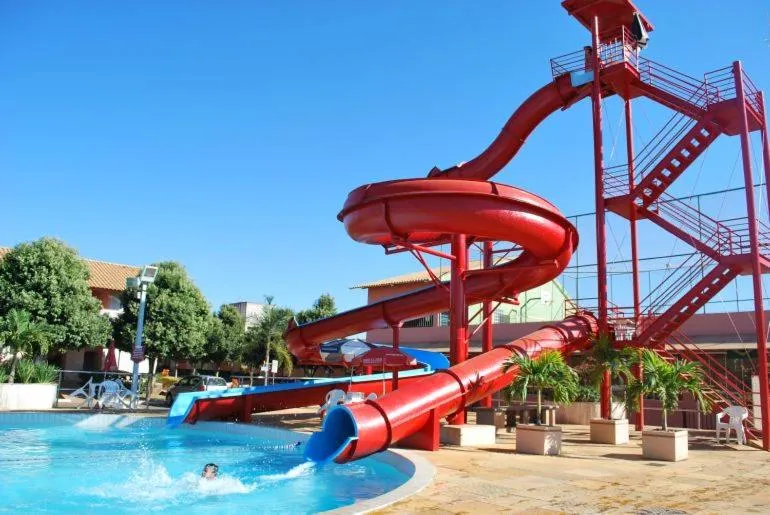 Aqua park in diRoma Fiori Caldas Novas - ACHEI FERIAS - Com Roupa de Cama