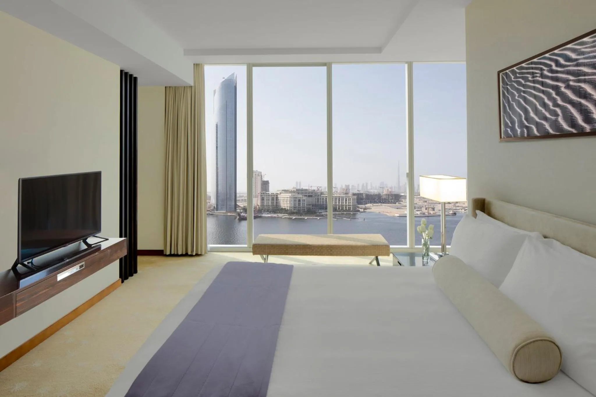 Photo of the whole room, Bed in InterContinental Residence Suites Dubai Festival City by IHG