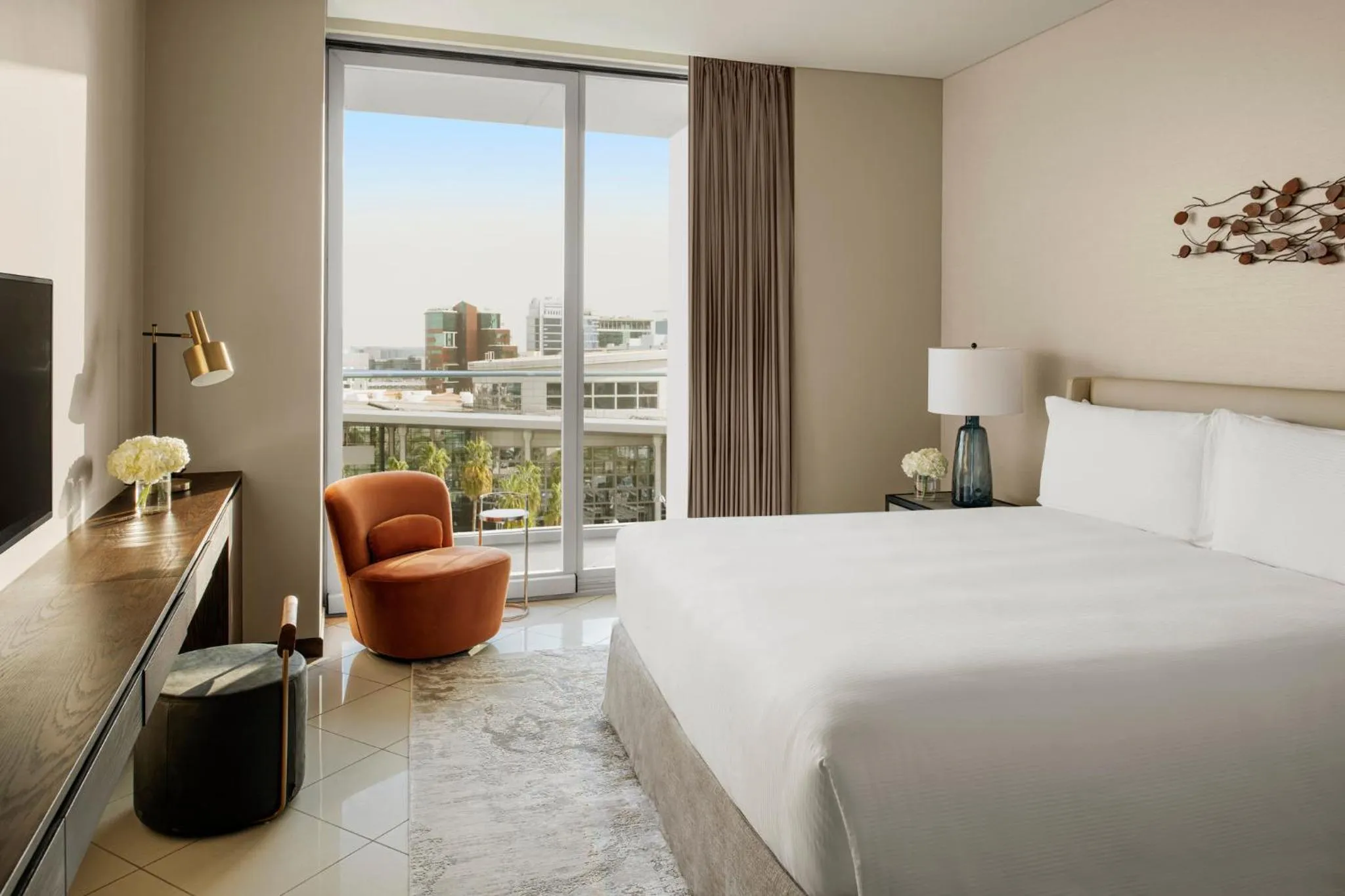 Photo of the whole room, Bed in InterContinental Residence Suites Dubai Festival City by IHG