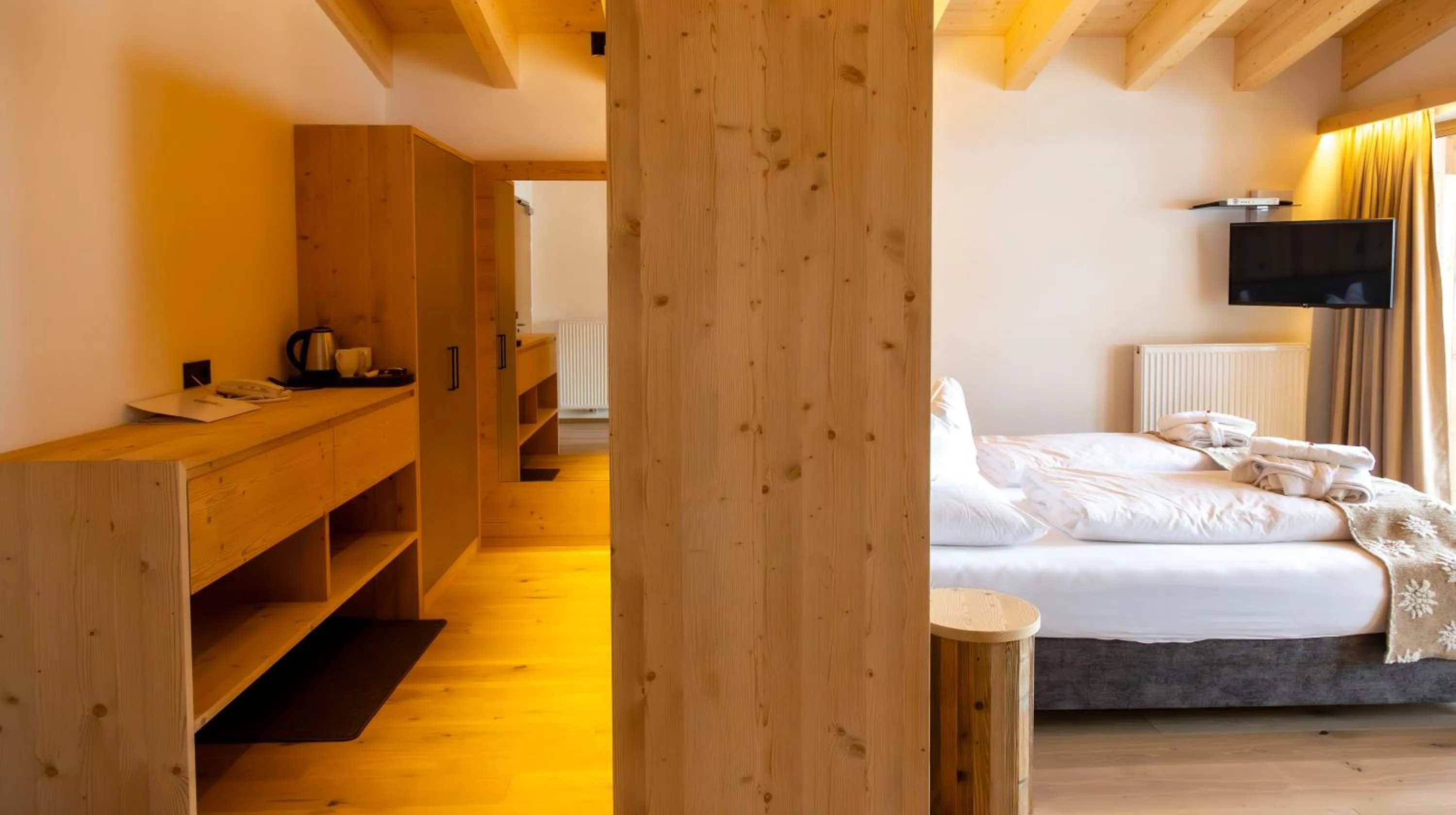 Photo of the whole room, Bed in Hotel Rezia