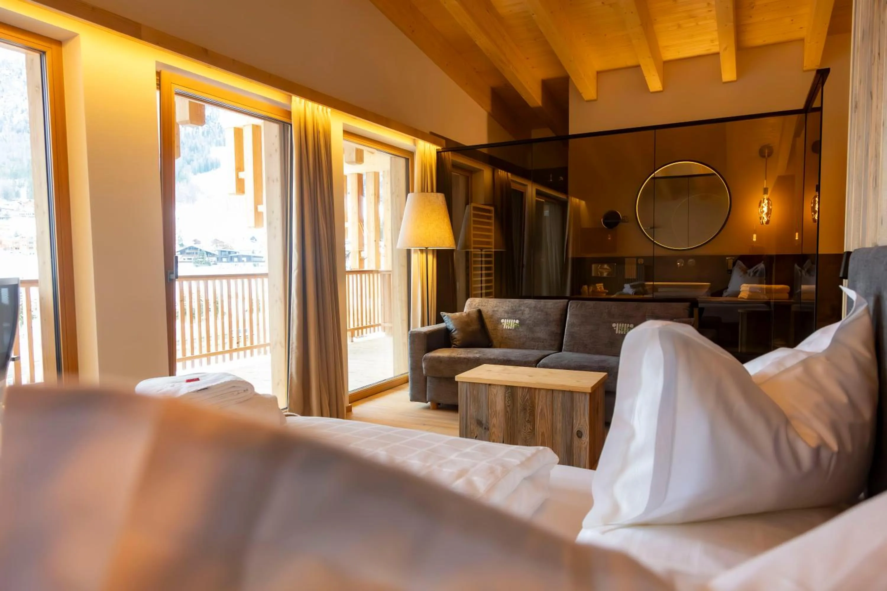 Living room, Bed in Hotel Rezia