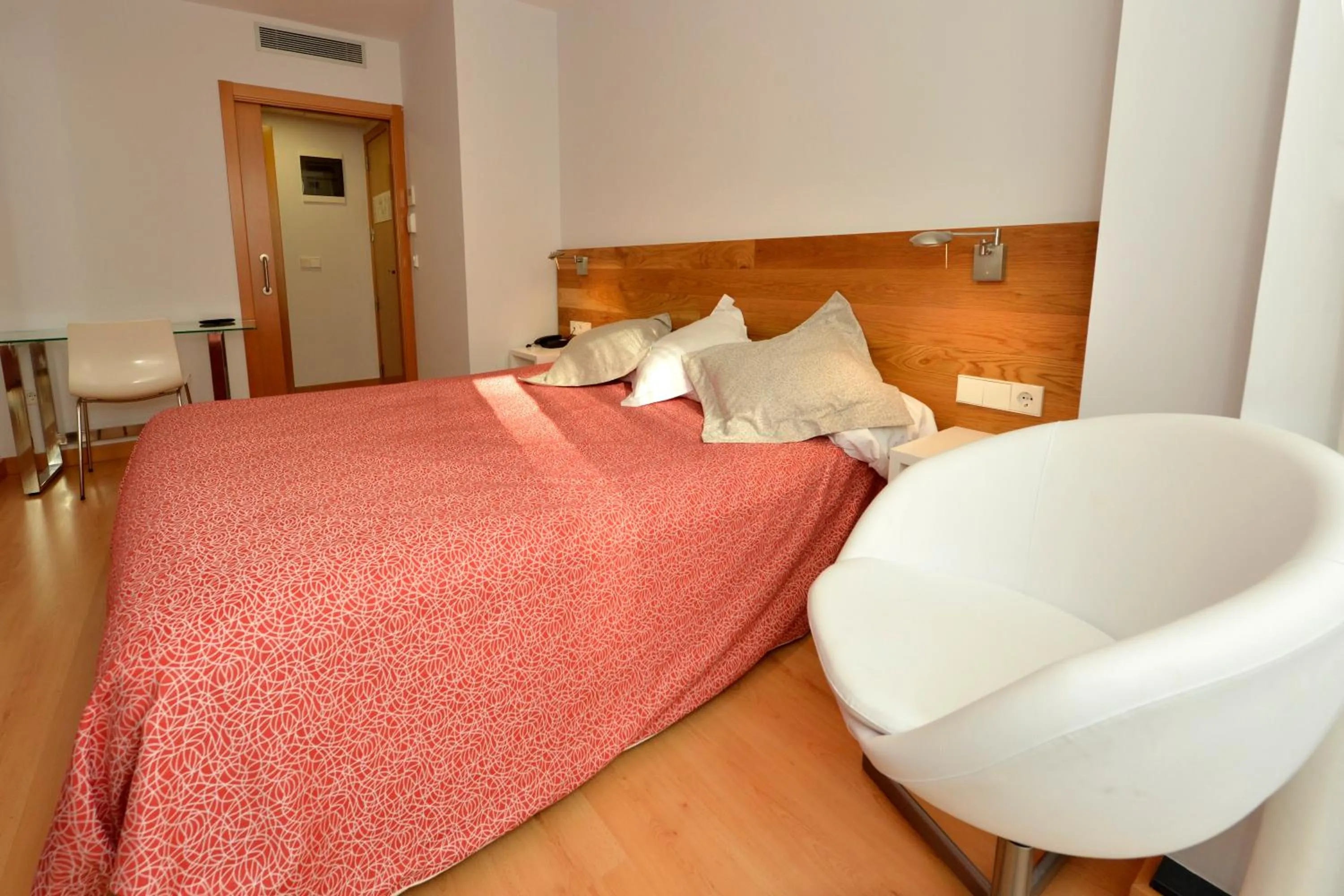 Photo of the whole room, Bed in Hotel Picos De Europa