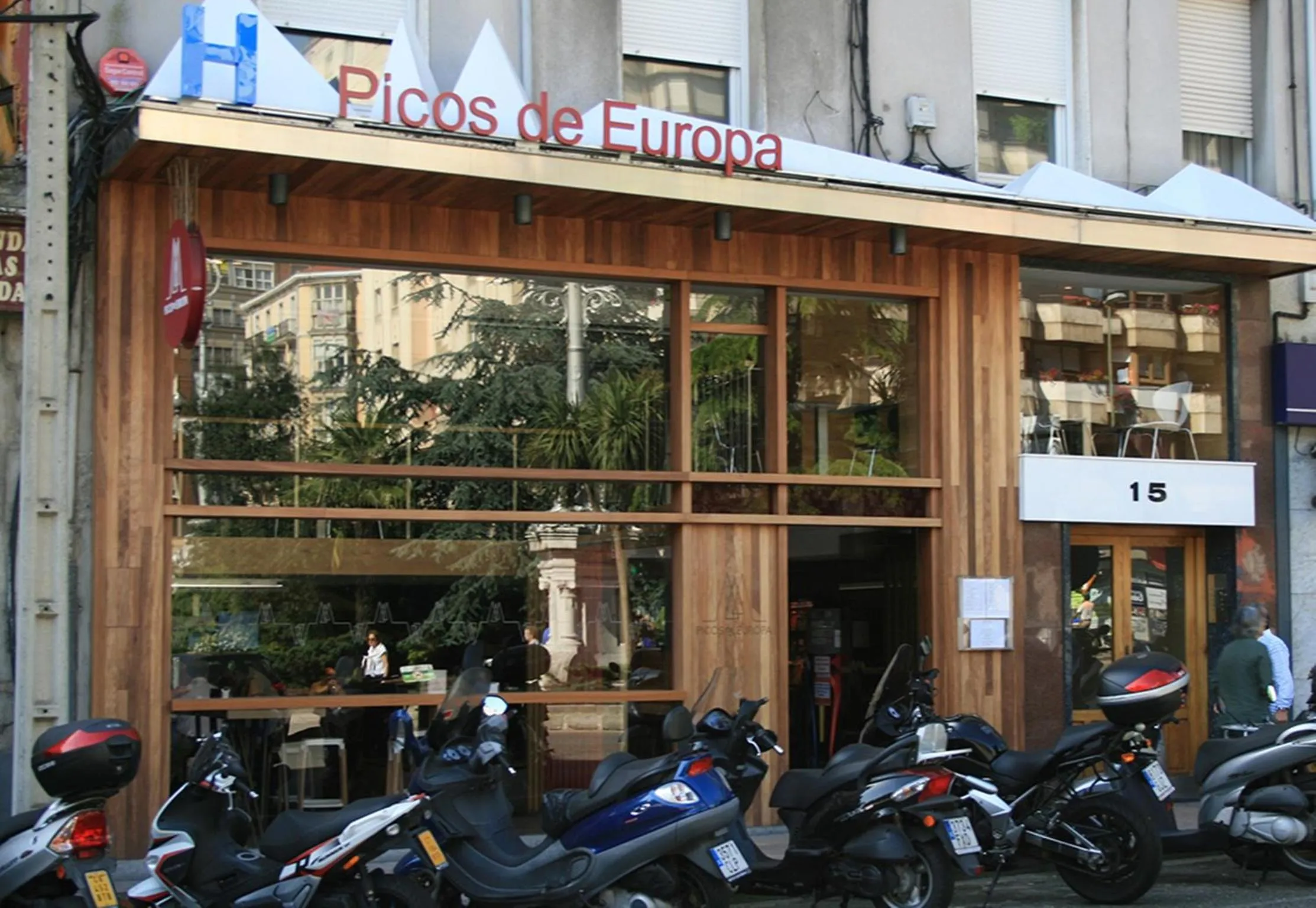 Restaurant/places to eat in Hotel Picos De Europa