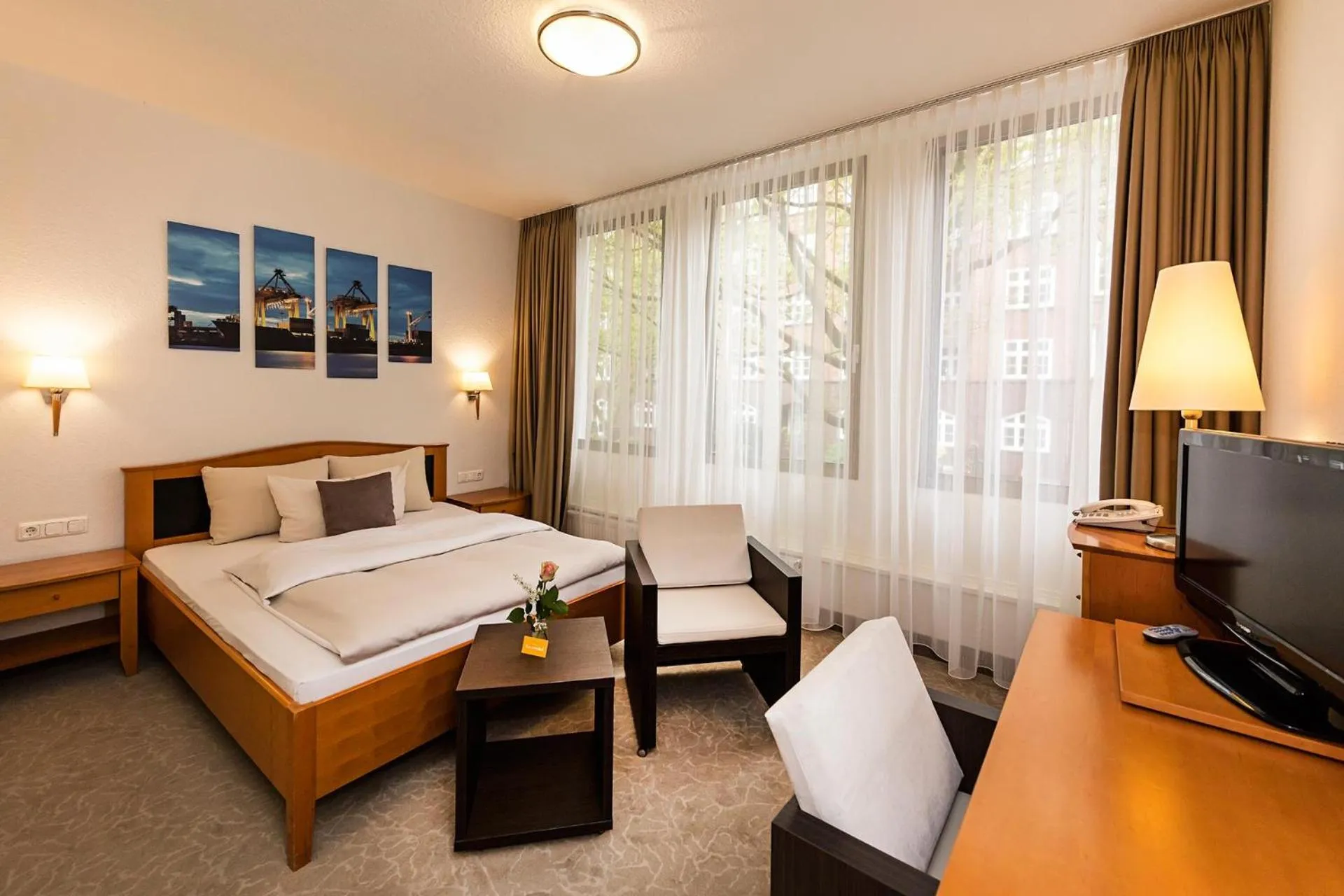 Photo of the whole room, Bed in Hotel Cristobal