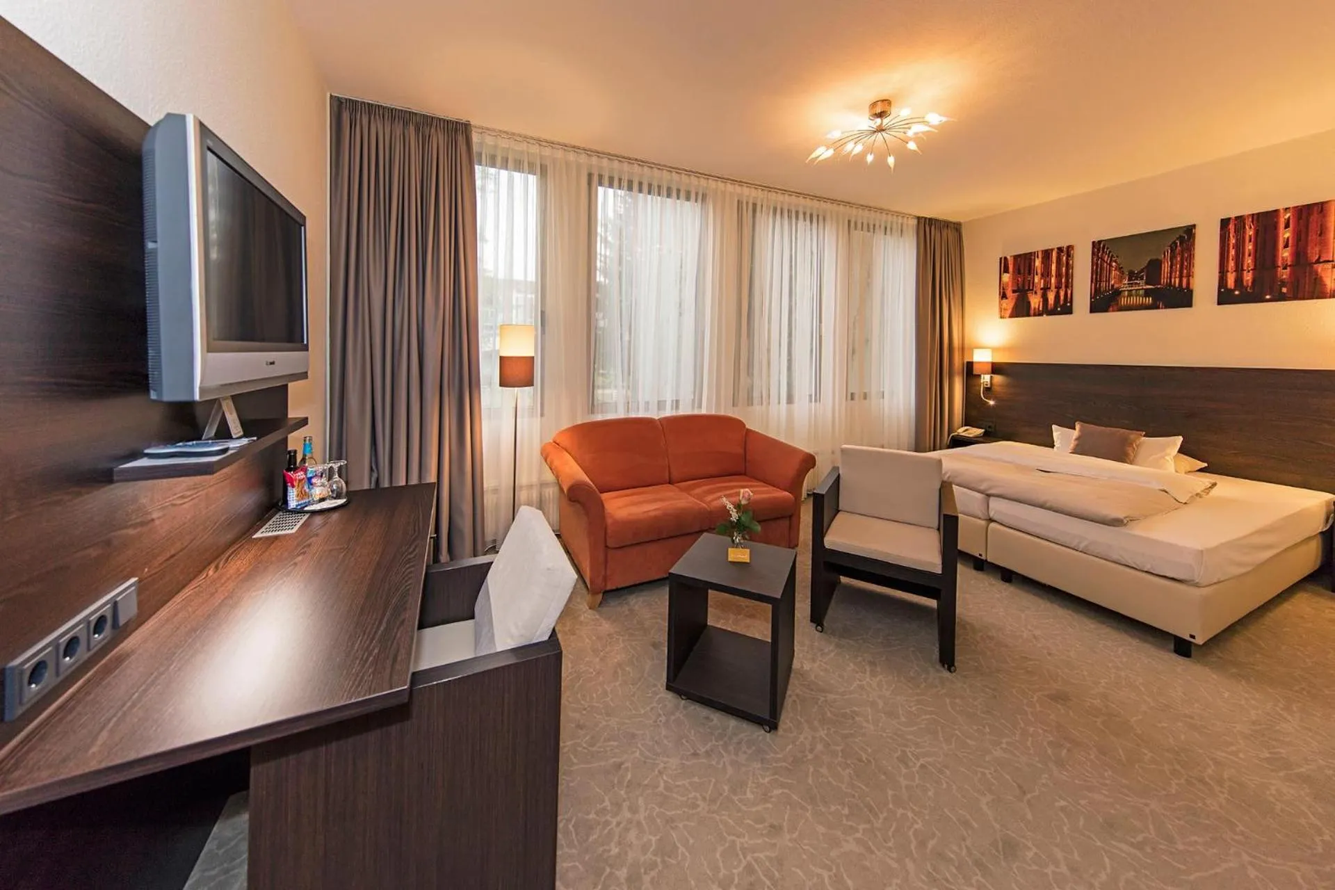 Photo of the whole room, Bed in Hotel Cristobal